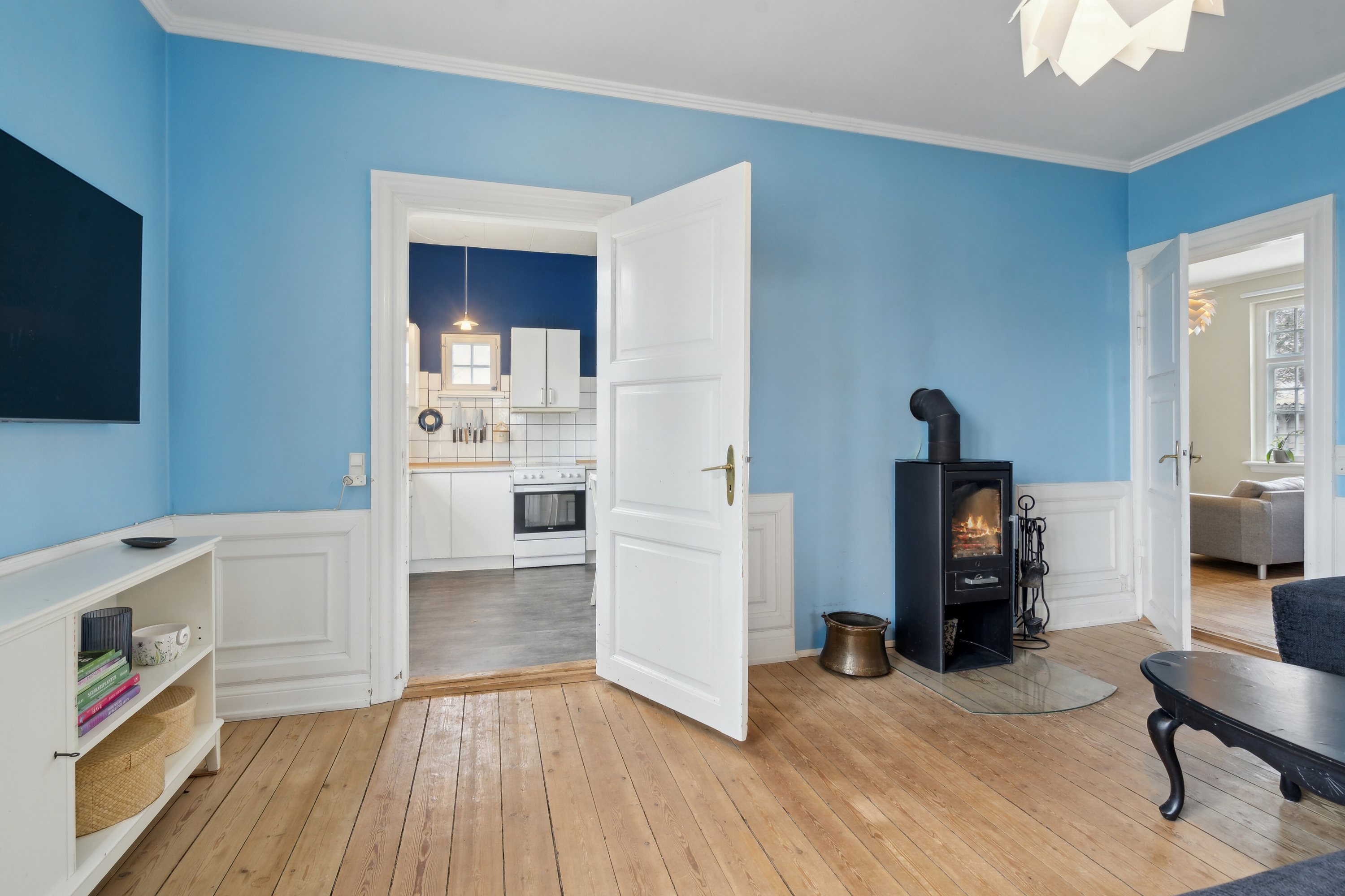 Fremhævet stue billede i fuldskærmstilstand. Billede af Jullerupvej 52, Jullerup, 5471 Søndersø