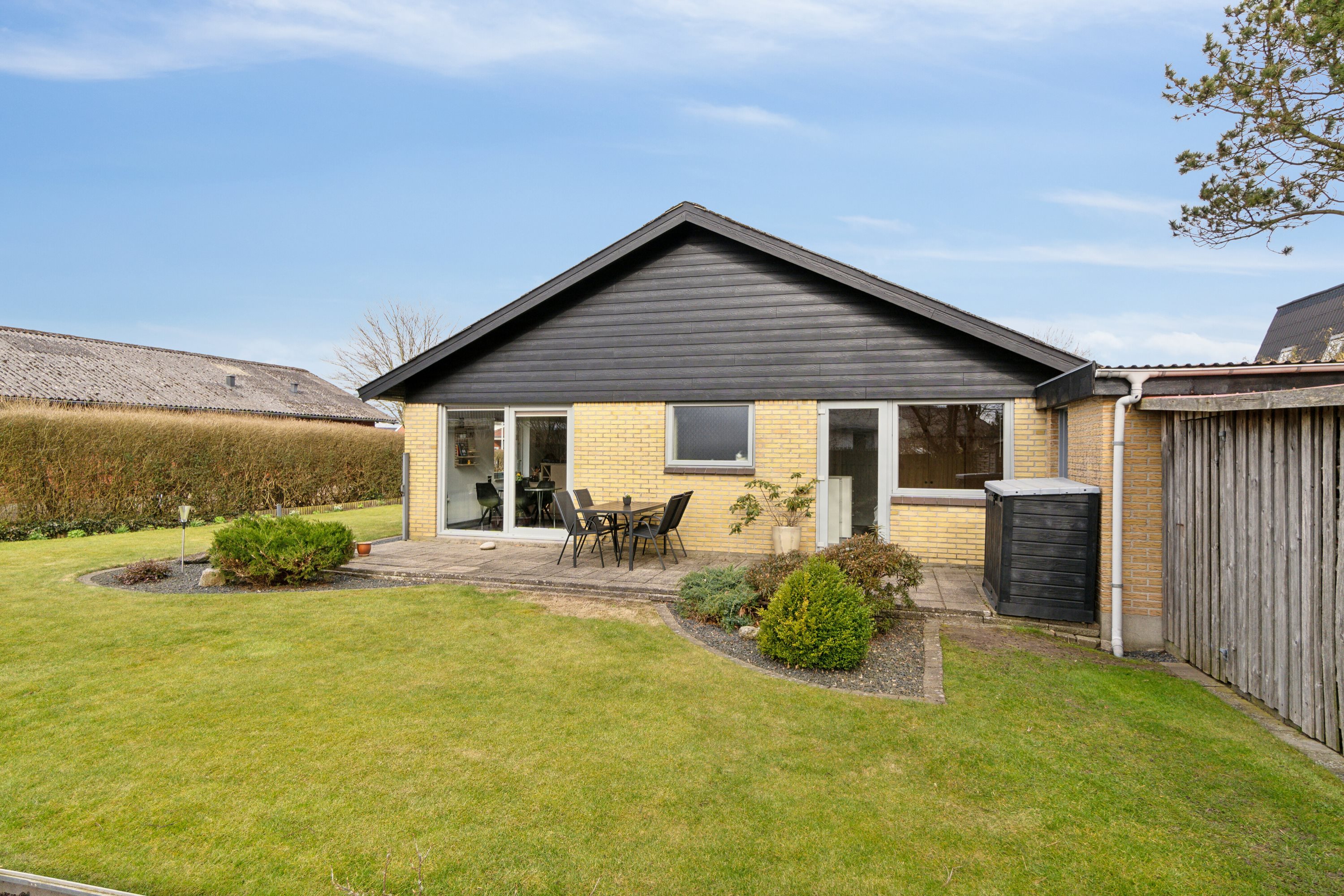 Fremhævet set fra haven billede i fuldskærmstilstand. Billede af Villavej 3, Østerild, 7700 Thisted