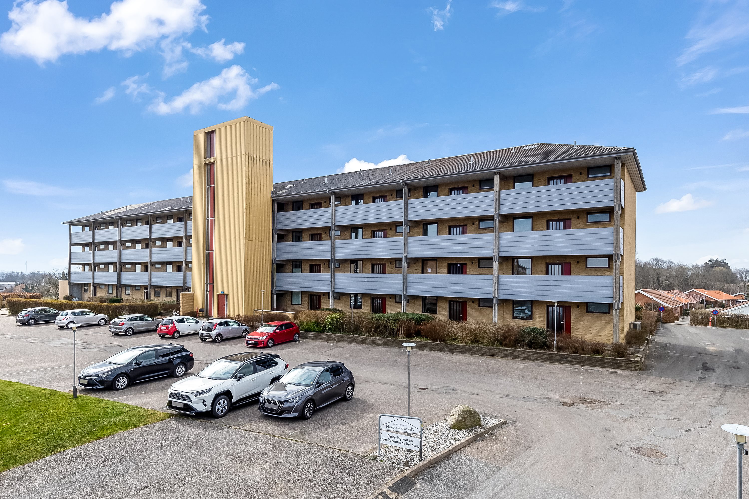 Fremhævet mastefoto billede i fuldskærmstilstand. Billede af Nordlandsvej 68, 3., Uhrhøj, 7100 Vejle