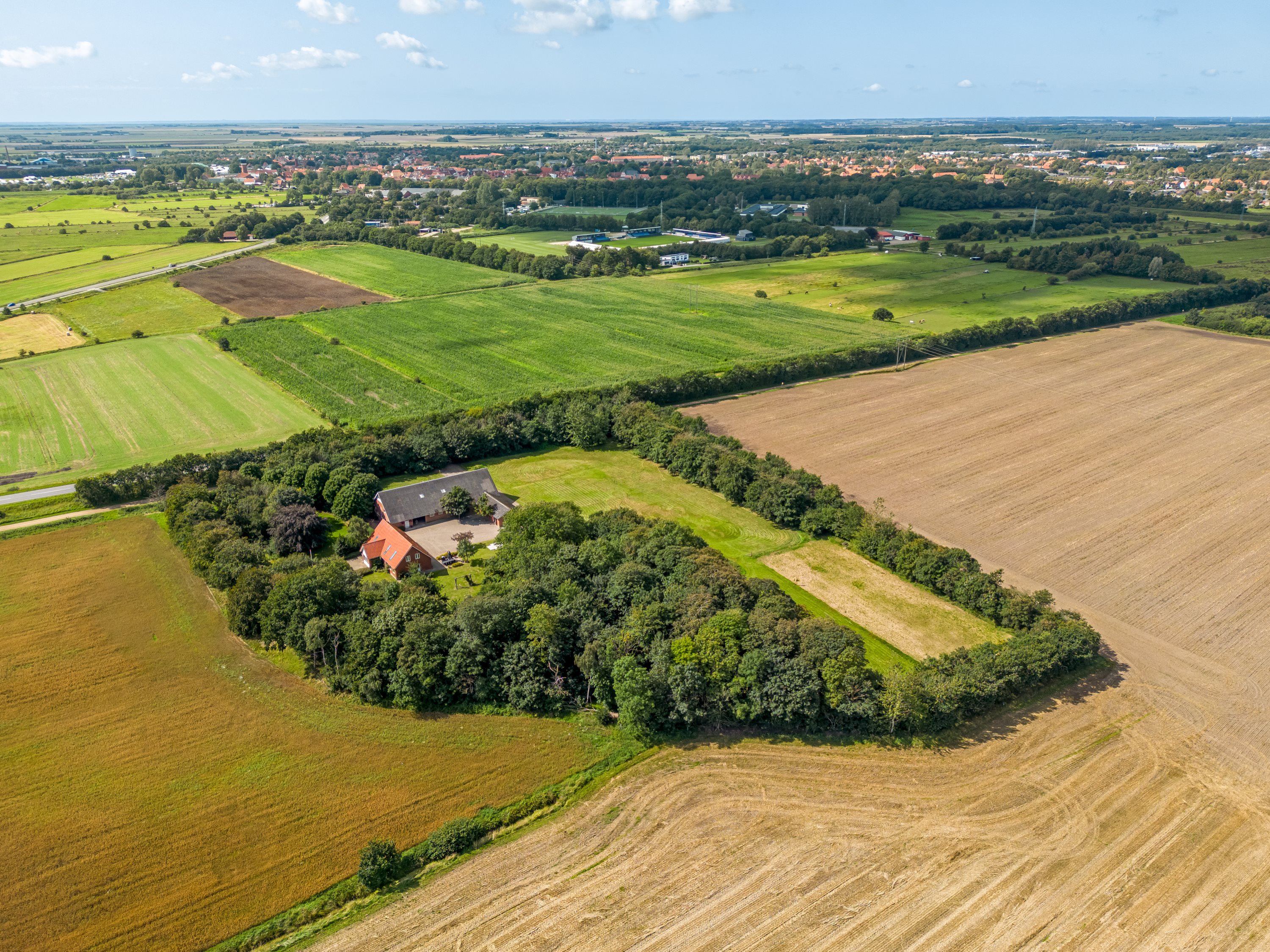 Fremhævet luftfoto billede i fuldskærmstilstand. Billede af Mejerholmvej 1, 6270 Tønder