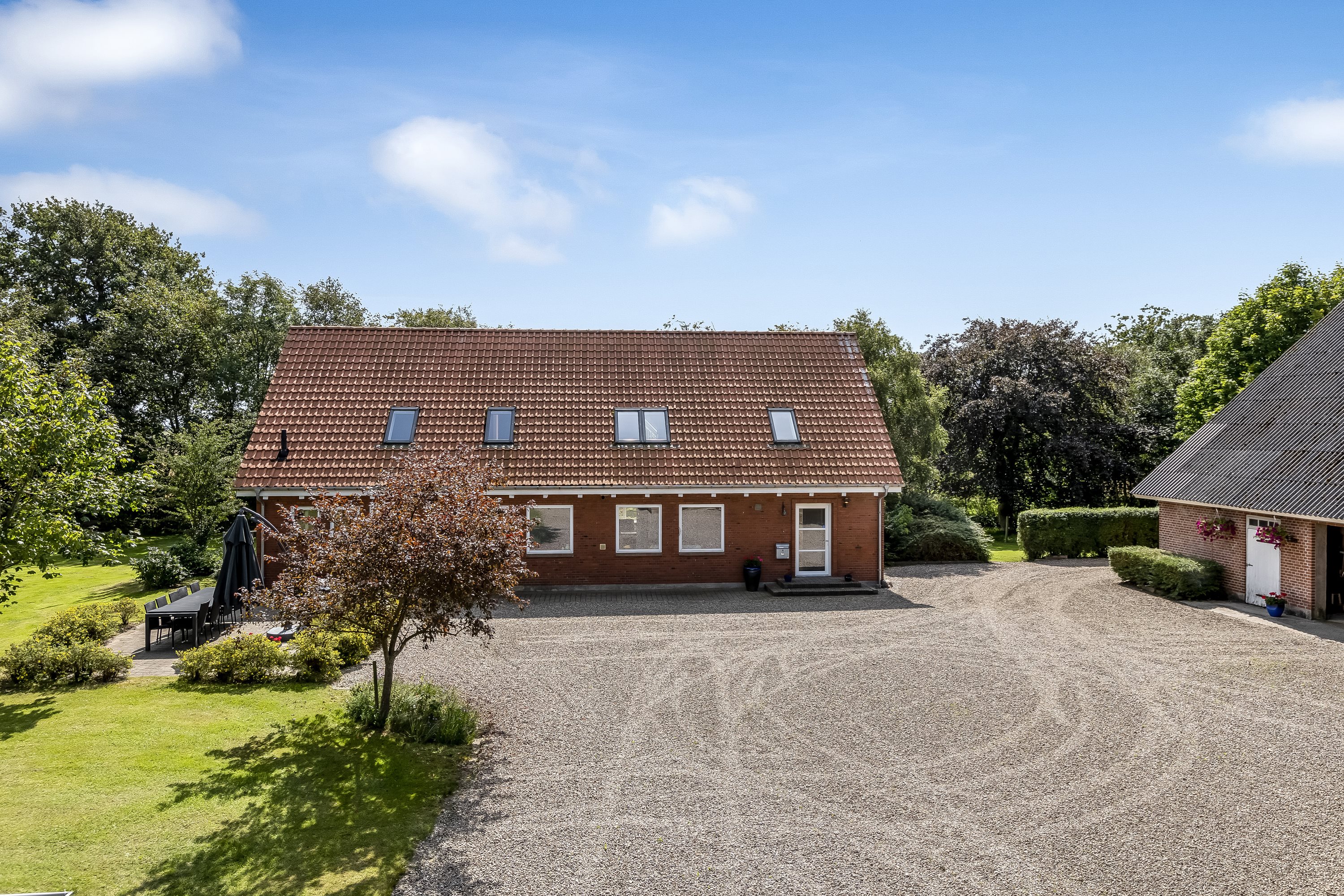 Fremhævet facade billede i fuldskærmstilstand. Billede af Mejerholmvej 1, 6270 Tønder