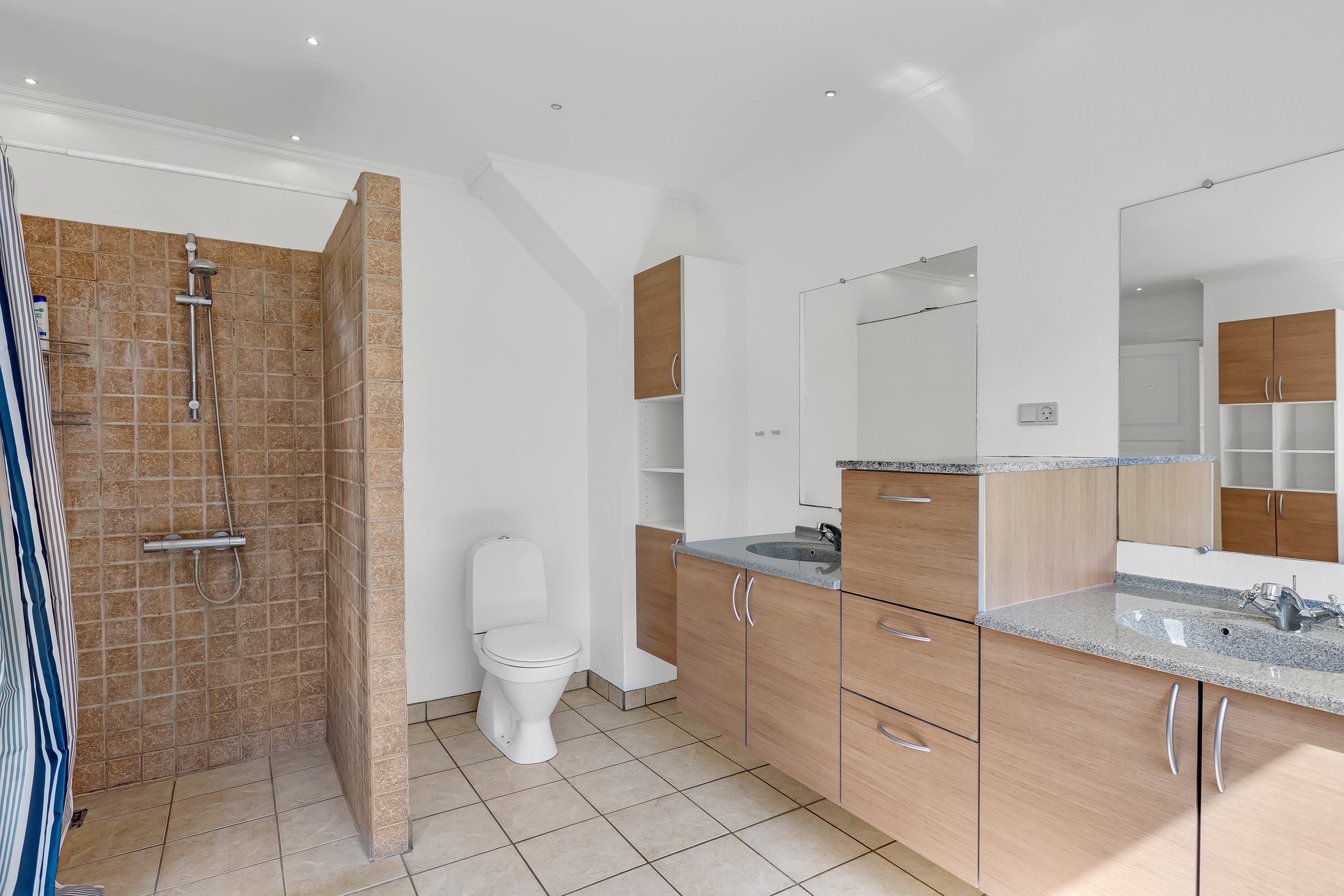 Fremhævet badeværelse billede i fuldskærmstilstand. Billede af Mejerholmvej 1, 6270 Tønder