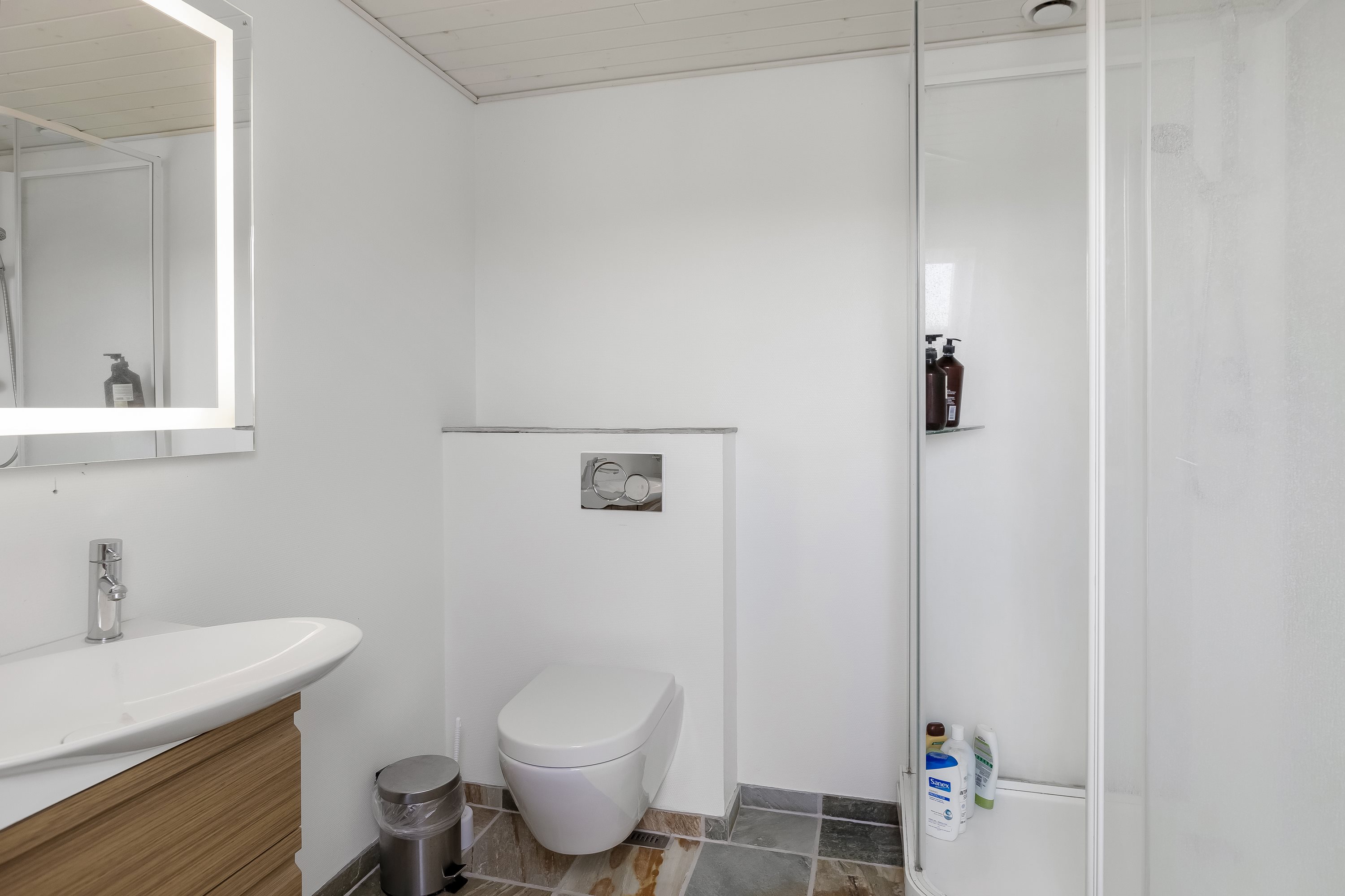 Fremhævet badeværelse billede i fuldskærmstilstand. Billede af Mejerholmvej 1, 6270 Tønder