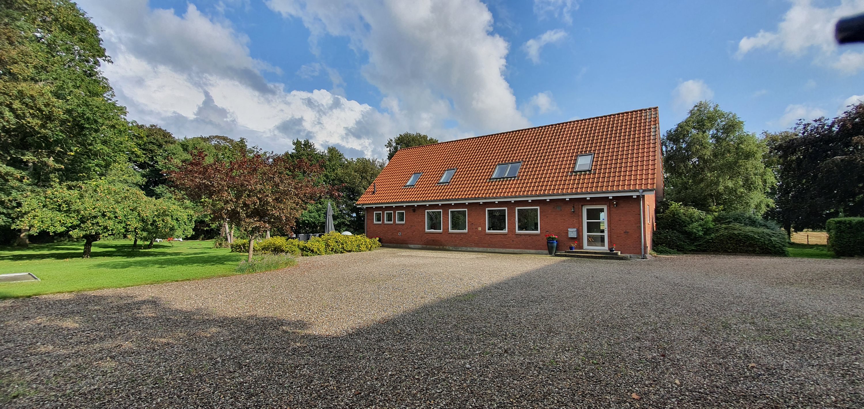 Fremhævet udendørs billede i fuldskærmstilstand. Billede af Mejerholmvej 1, 6270 Tønder