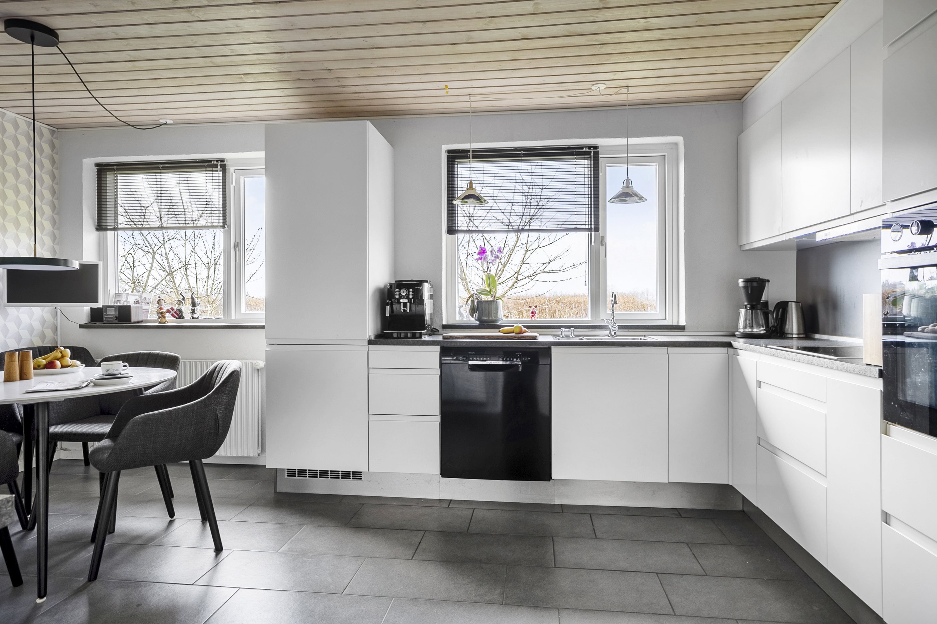 Fremhævet køkken billede i fuldskærmstilstand. Billede af Isbjerg Møllevej 66, 6800 Varde