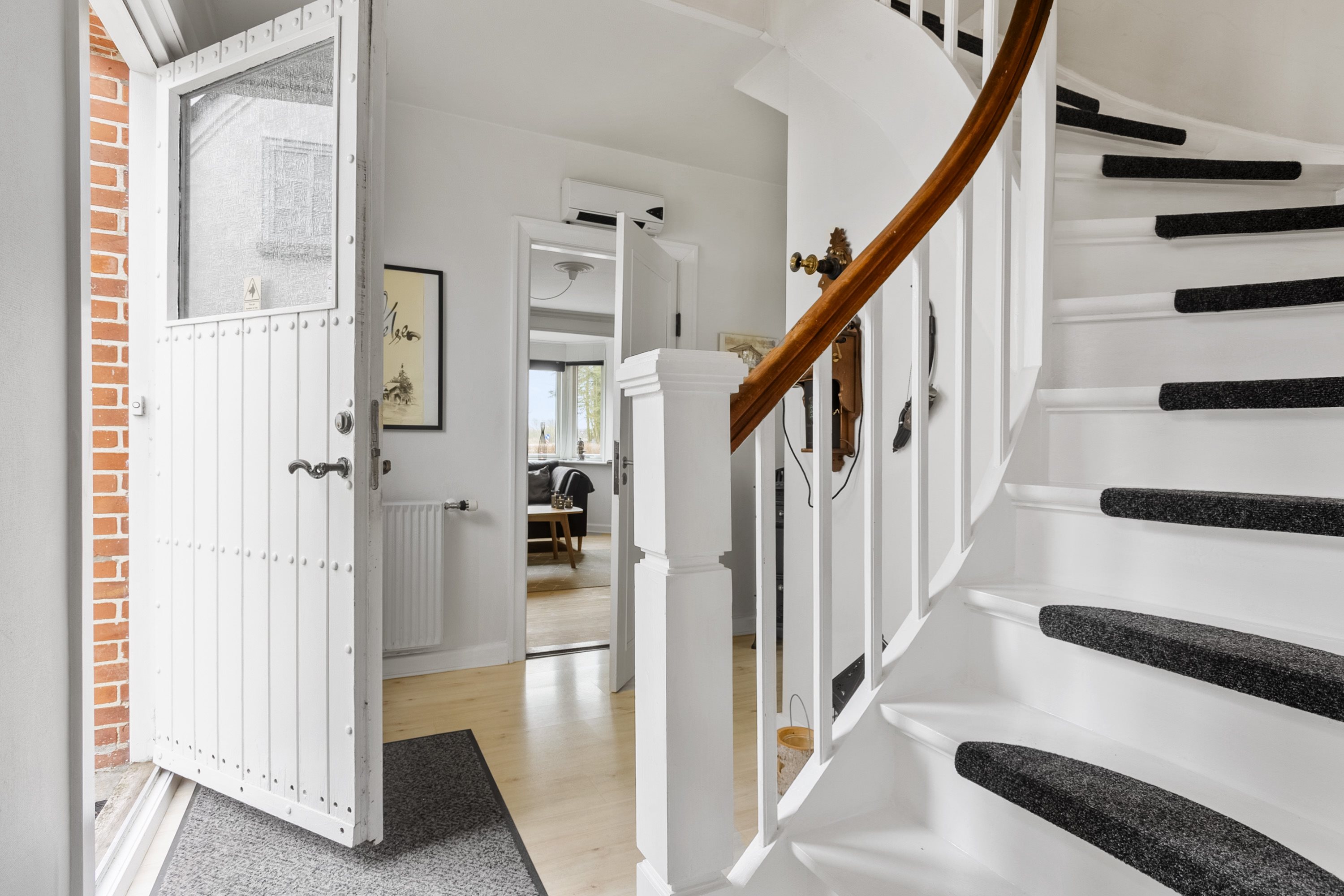 Fremhævet entré billede i fuldskærmstilstand. Billede af Skodborg Stadionvej 2, Skodborg, 6630 Rødding