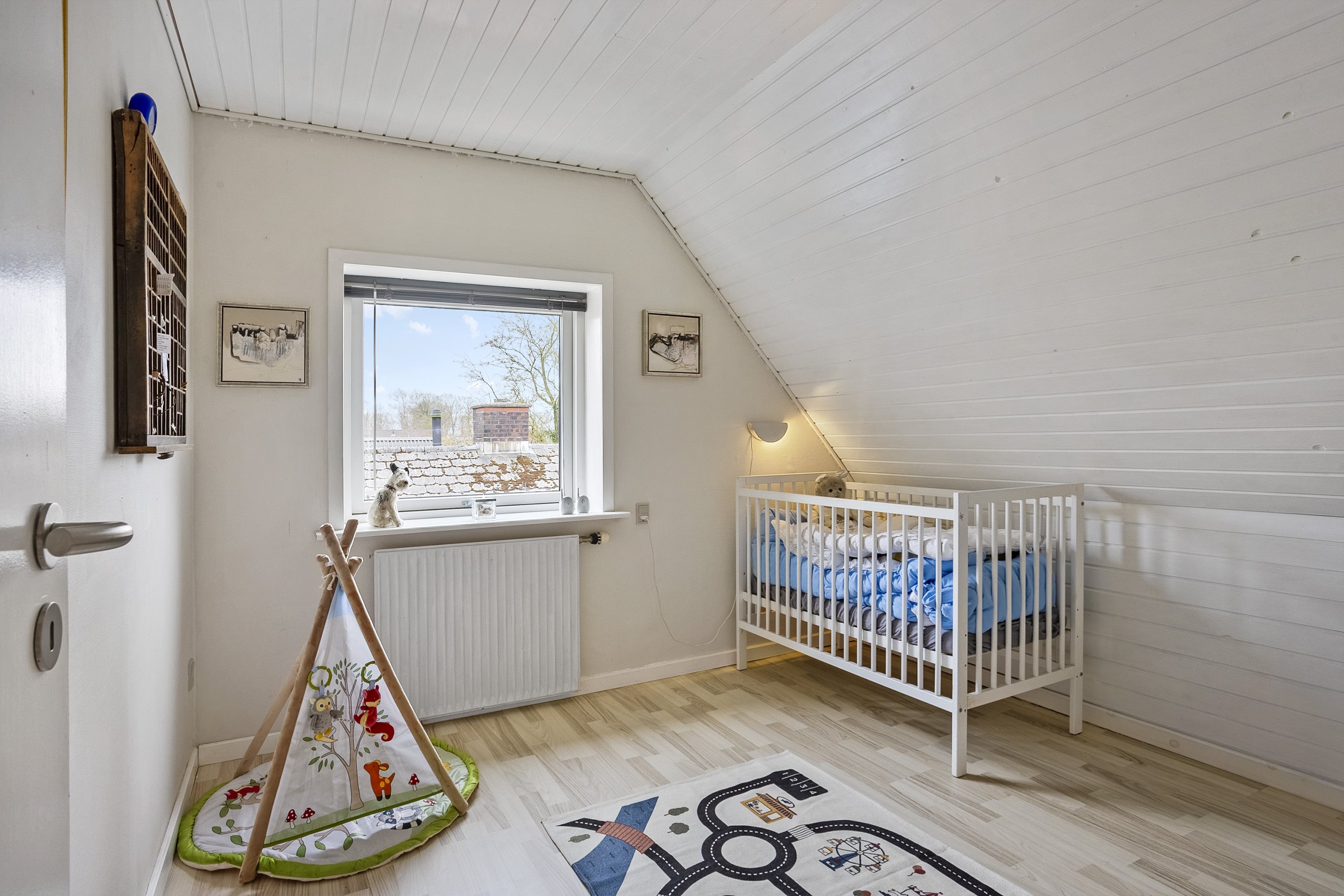 Fremhævet soveværelse billede i fuldskærmstilstand. Billede af Skodborg Stadionvej 2, Skodborg, 6630 Rødding