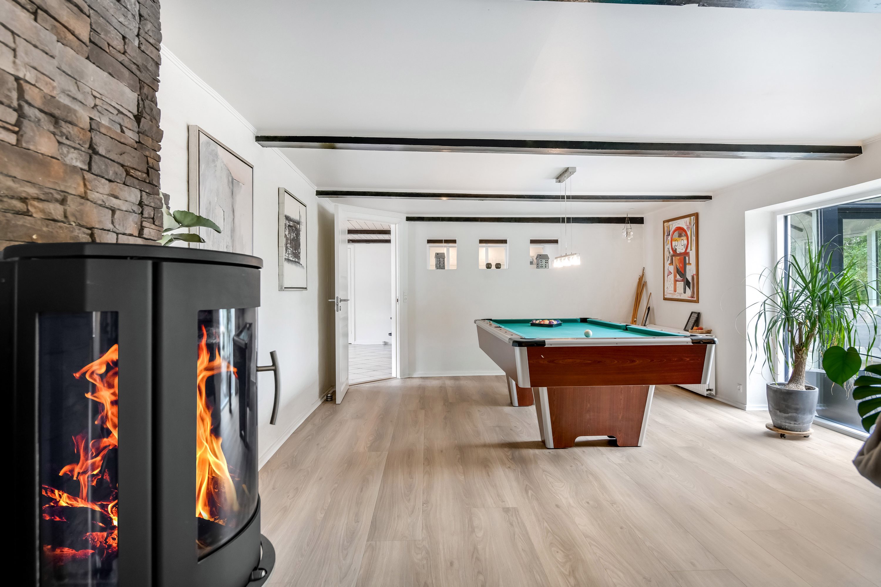 Fremhævet stue billede i fuldskærmstilstand. Billede af Astrupvej 50, 6715 Esbjerg N