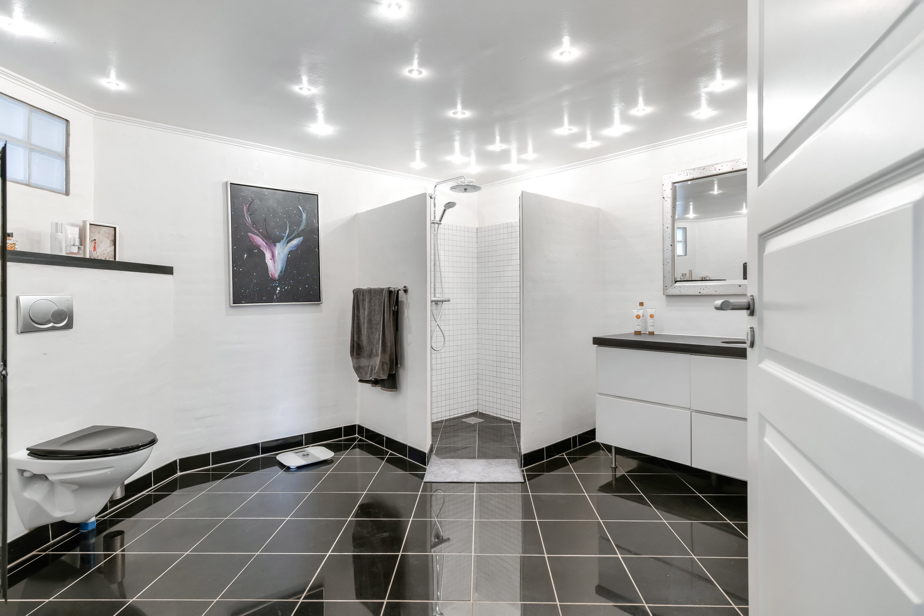 Fremhævet badeværelse billede i fuldskærmstilstand. Billede af Astrupvej 50, 6715 Esbjerg N