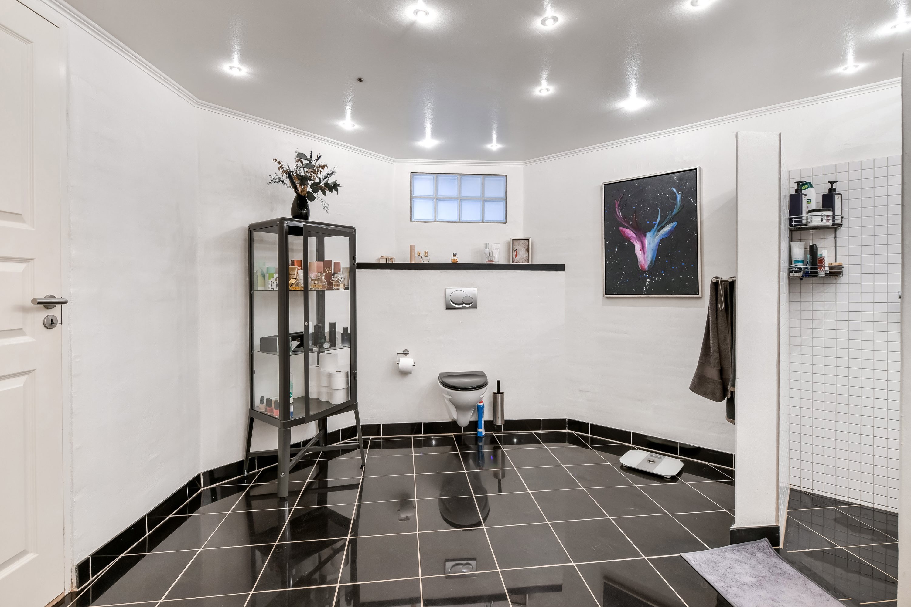 Fremhævet badeværelse billede i fuldskærmstilstand. Billede af Astrupvej 50, 6715 Esbjerg N