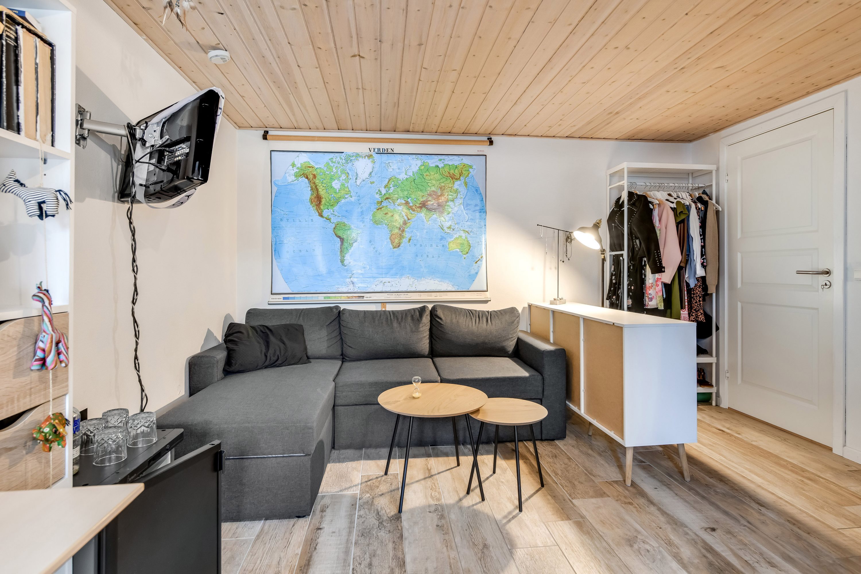 Fremhævet stue billede i fuldskærmstilstand. Billede af Astrupvej 50, 6715 Esbjerg N