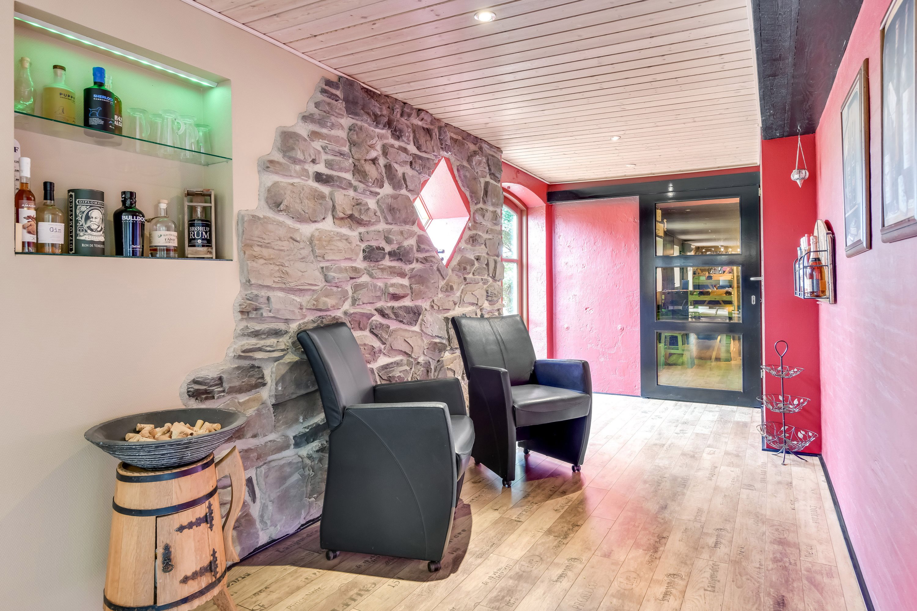 Fremhævet stue billede i fuldskærmstilstand. Billede af Astrupvej 50, 6715 Esbjerg N