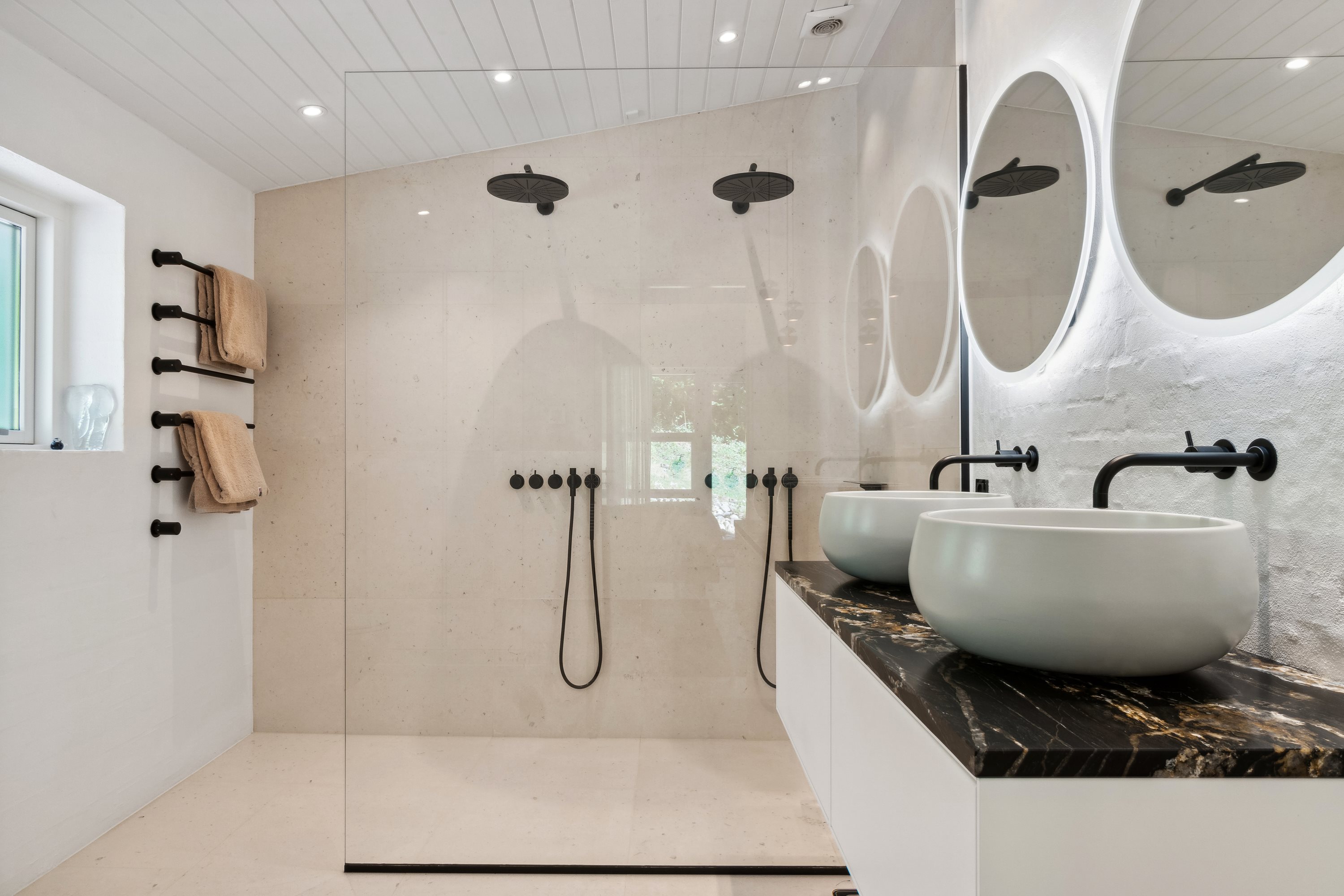 Fremhævet badeværelse billede i fuldskærmstilstand. Billede af Gimlesvej 1A, 8600 Silkeborg