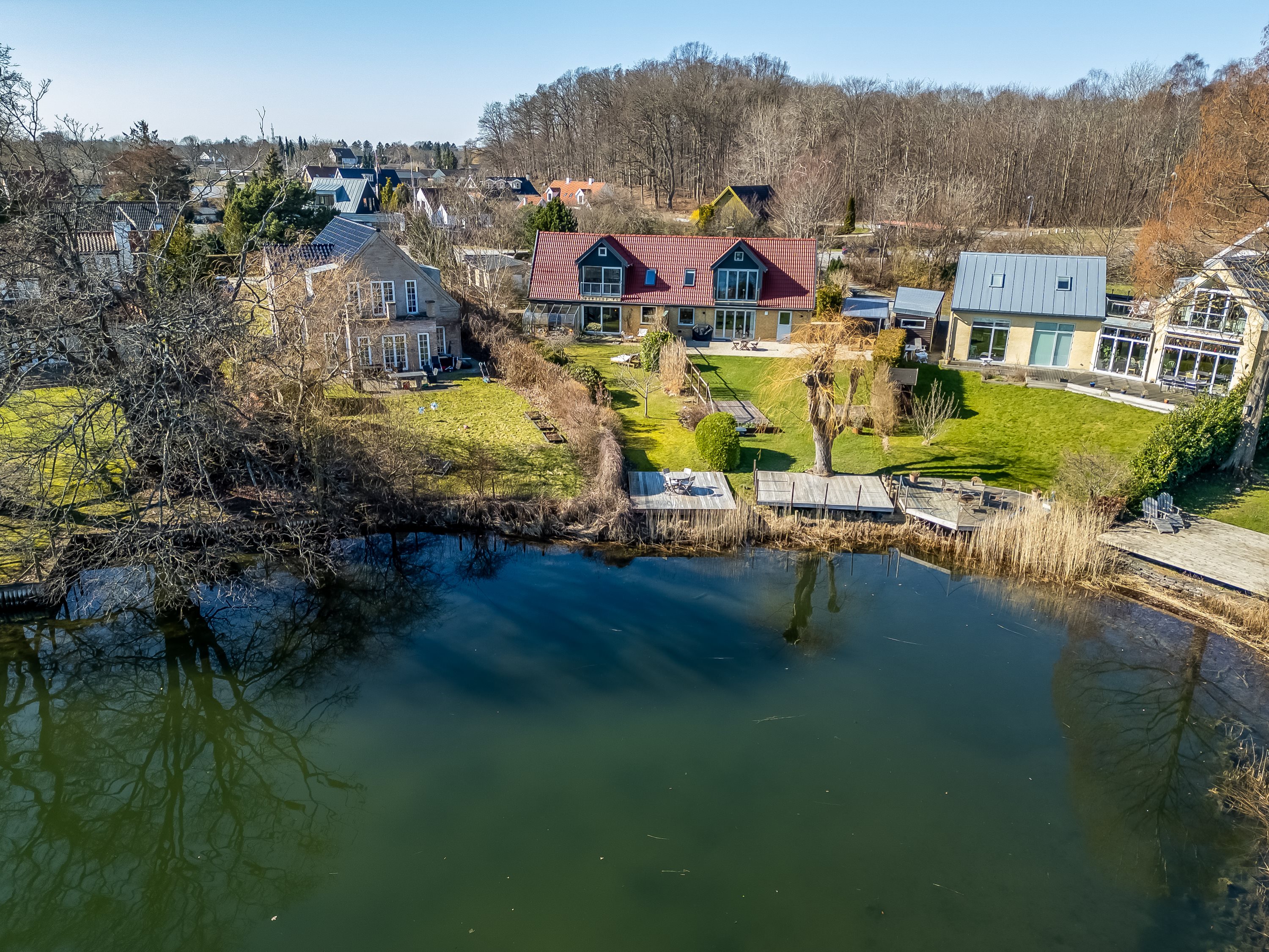 Fremhævet ejendommen billede i fuldskærmstilstand. Billede af Strandmarken 1A, 3050 Humlebæk