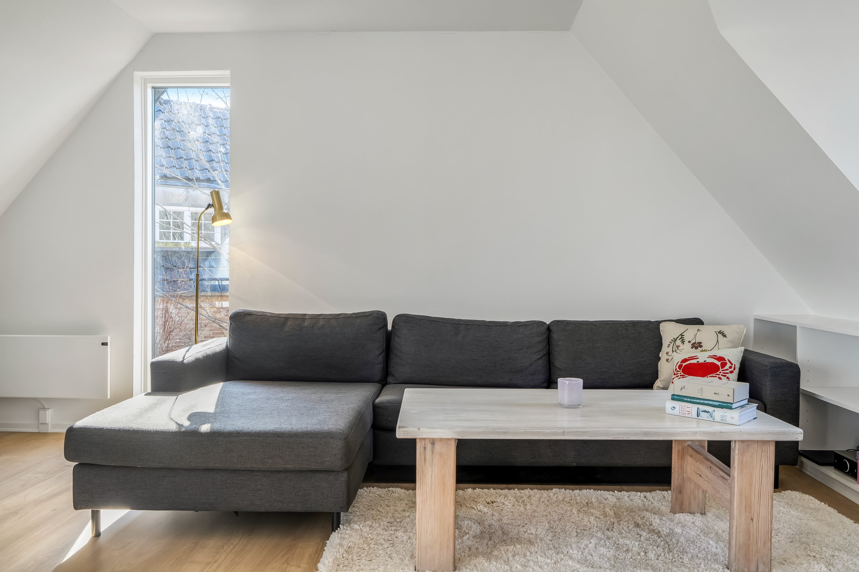 Fremhævet stue billede i fuldskærmstilstand. Billede af Strandmarken 1A, 3050 Humlebæk