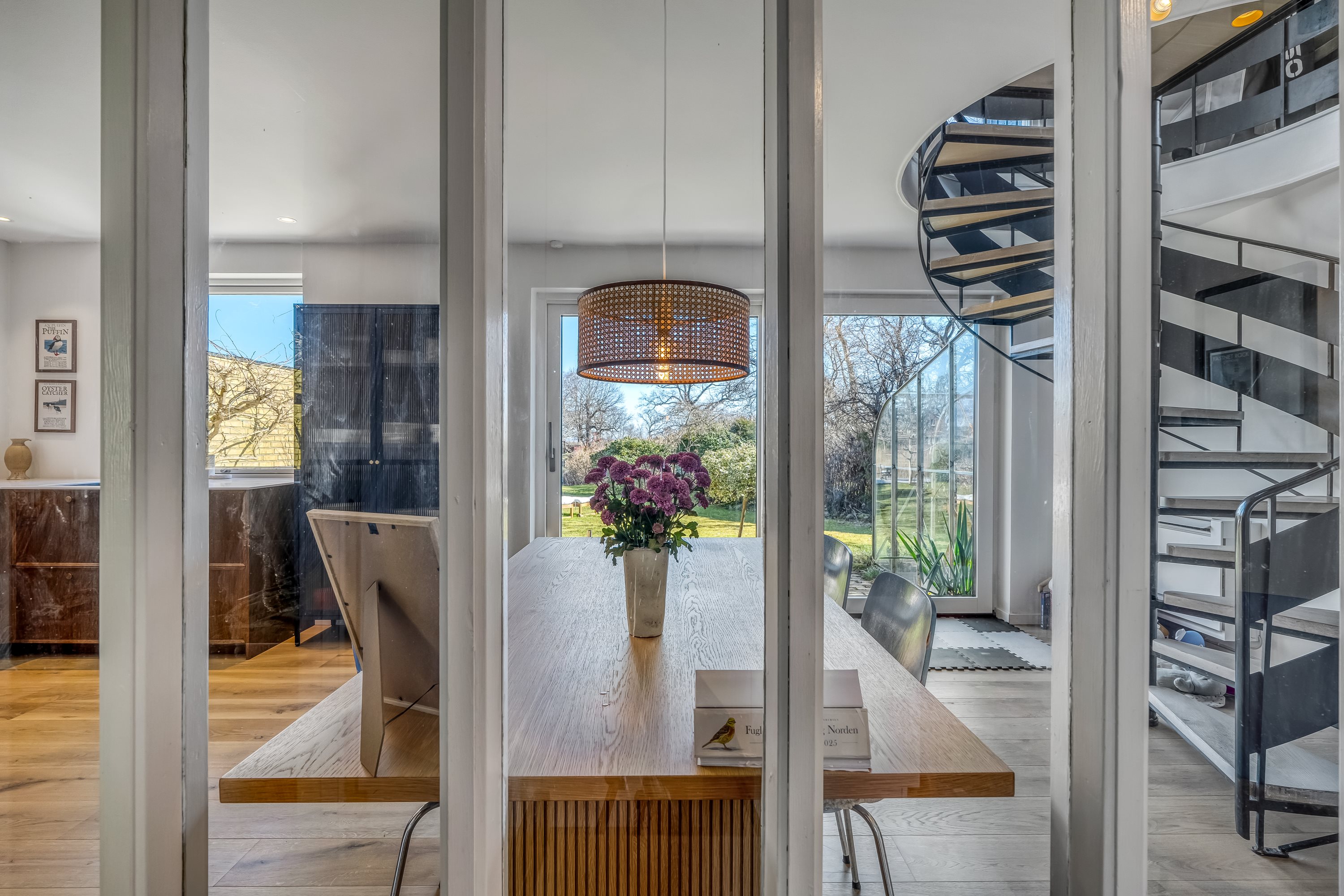 Fremhævet køkken/alrum billede i fuldskærmstilstand. Billede af Strandmarken 1A, 3050 Humlebæk