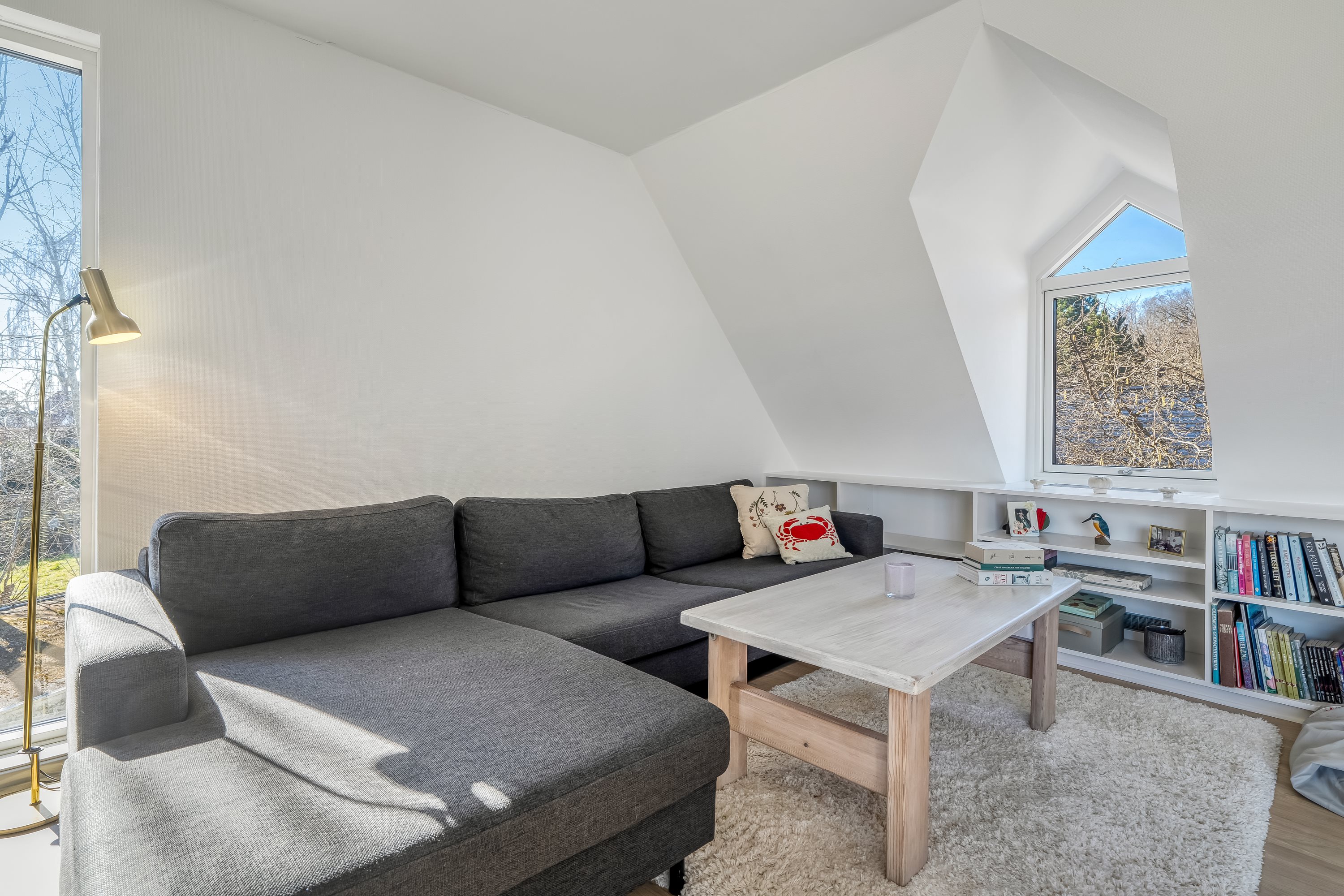 Fremhævet stue billede i fuldskærmstilstand. Billede af Strandmarken 1A, 3050 Humlebæk