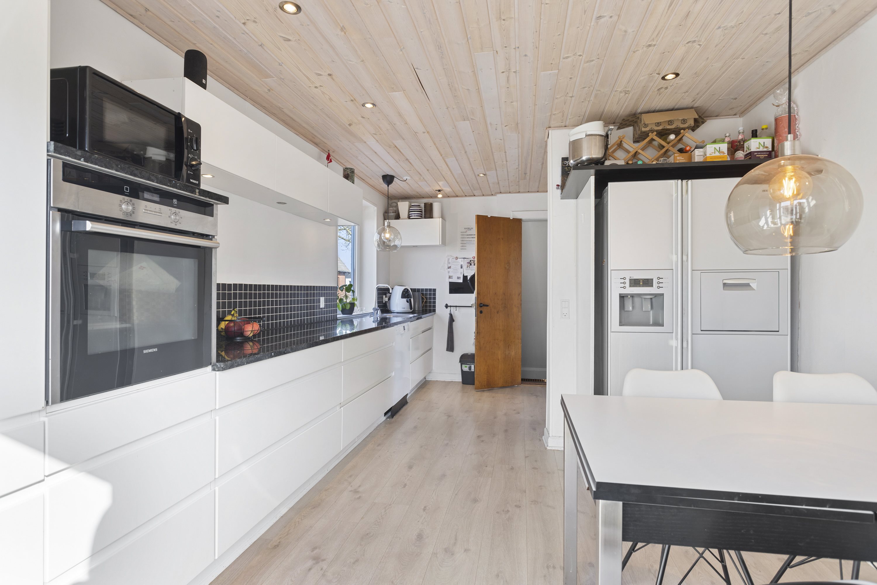 Fremhævet køkken billede i fuldskærmstilstand. Billede af Islandsgade 10, 9870 Sindal