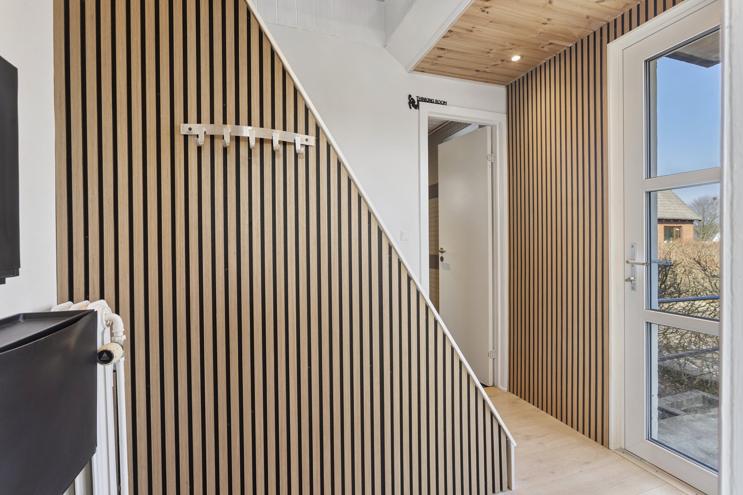 Fremhævet entré billede i fuldskærmstilstand. Billede af Islandsgade 10, 9870 Sindal