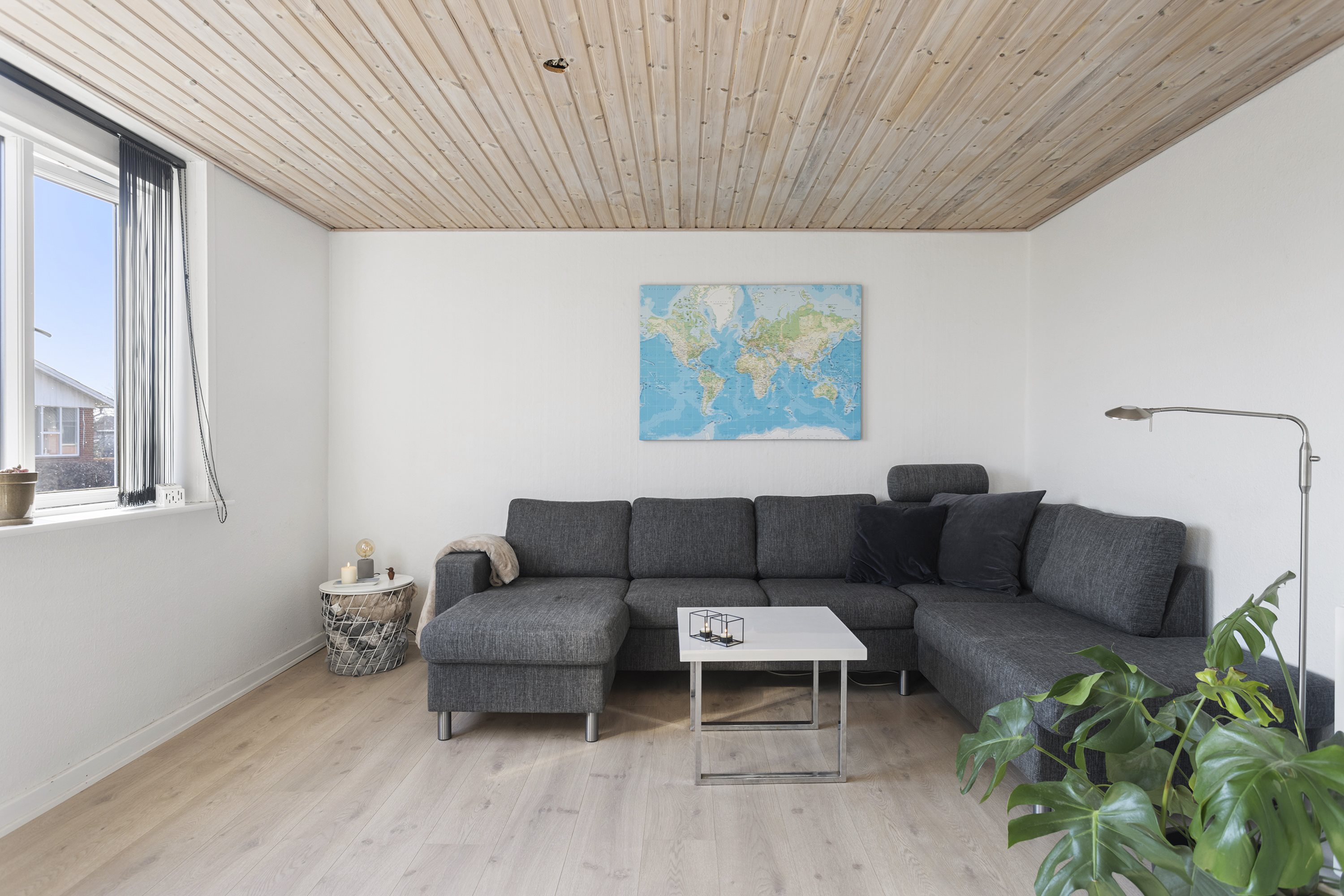 Fremhævet stue billede i fuldskærmstilstand. Billede af Islandsgade 10, 9870 Sindal