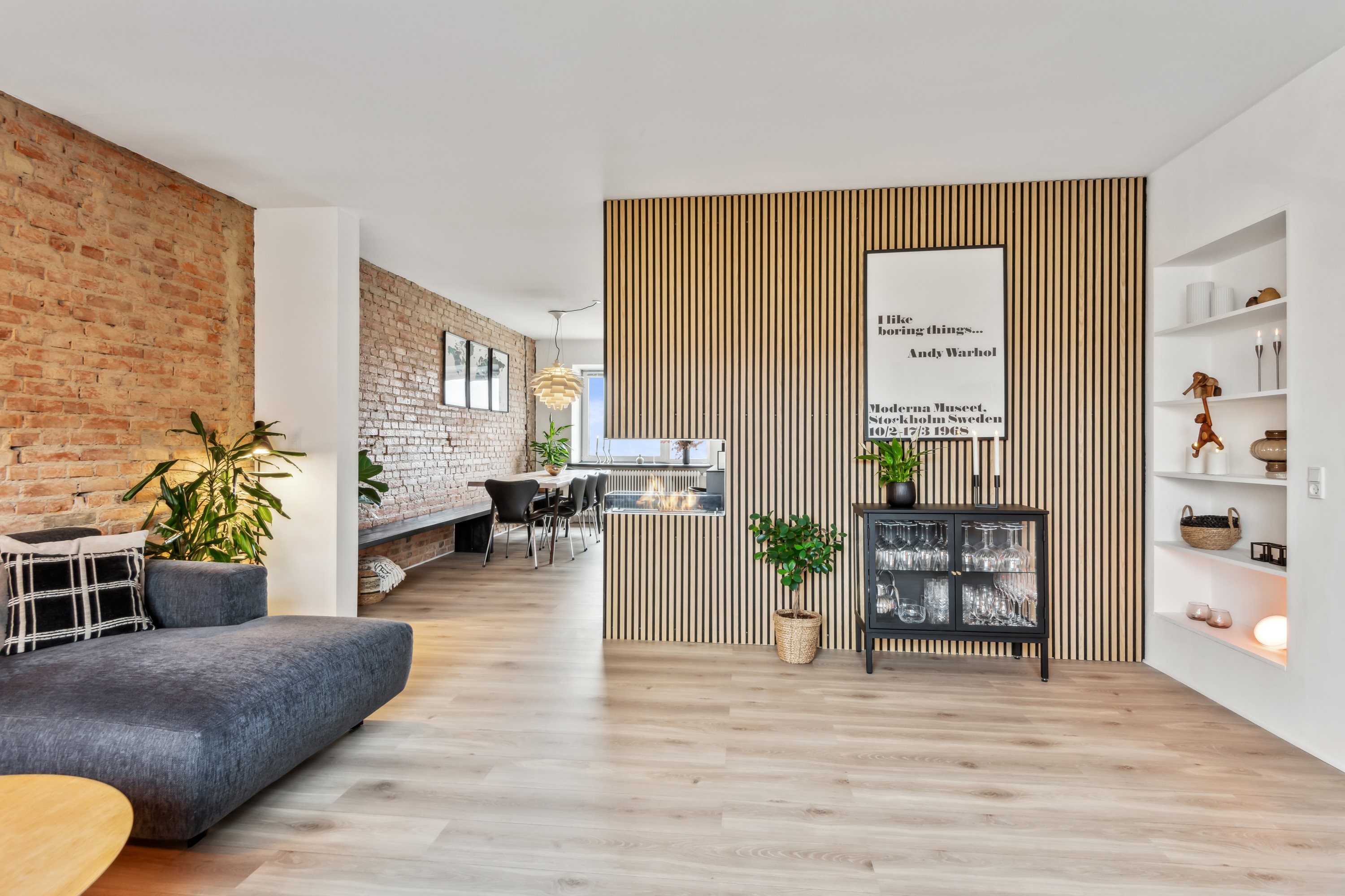 Fremhævet stue billede i fuldskærmstilstand. Billede af Vestre Alle 5, 4. tv., 9000 Aalborg