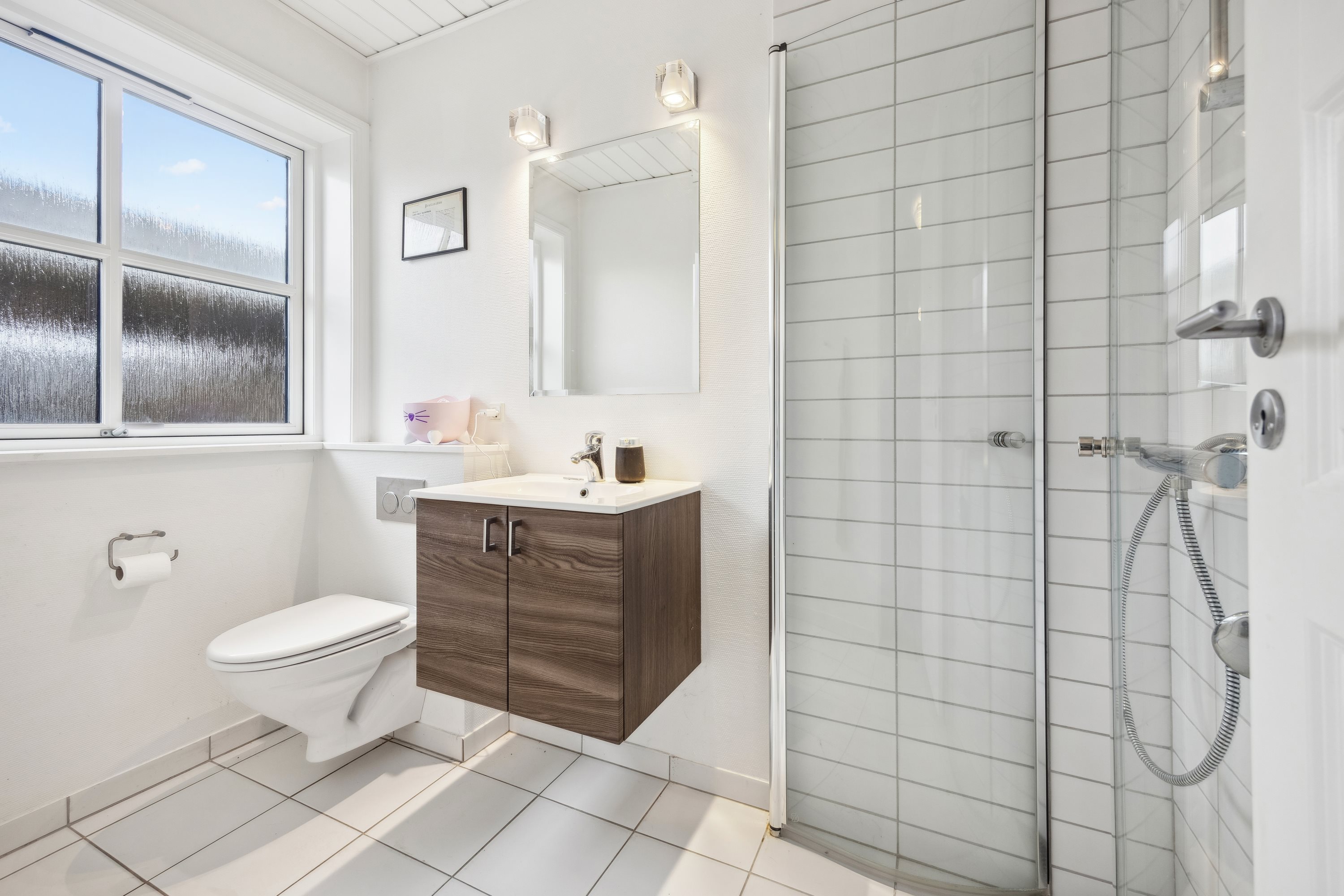 Fremhævet badeværelse billede i fuldskærmstilstand. Billede af Kræn Spilmandsvej 16, 9440 Aabybro