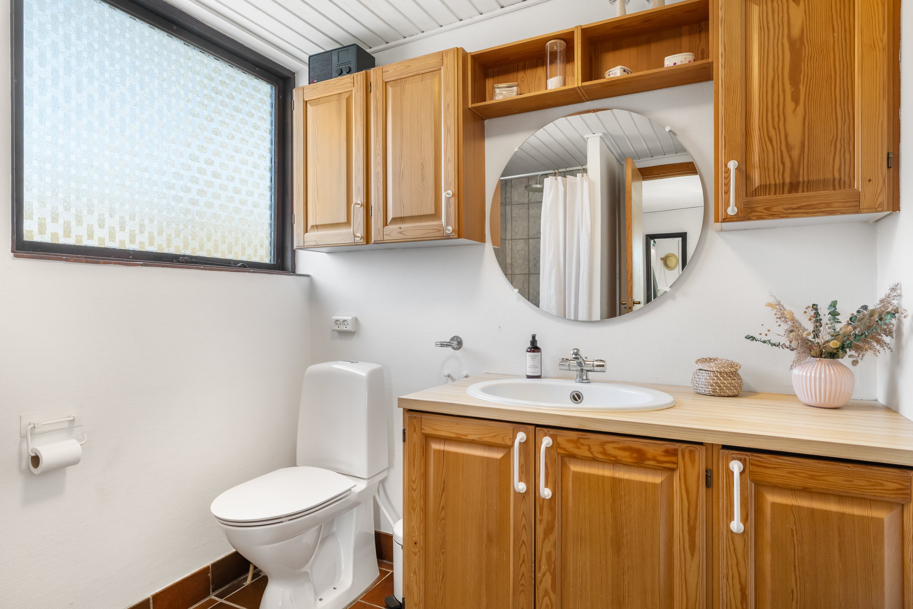 Fremhævet badeværelse billede i fuldskærmstilstand. Billede af Granvej 3, Faldsled, 5642 Millinge