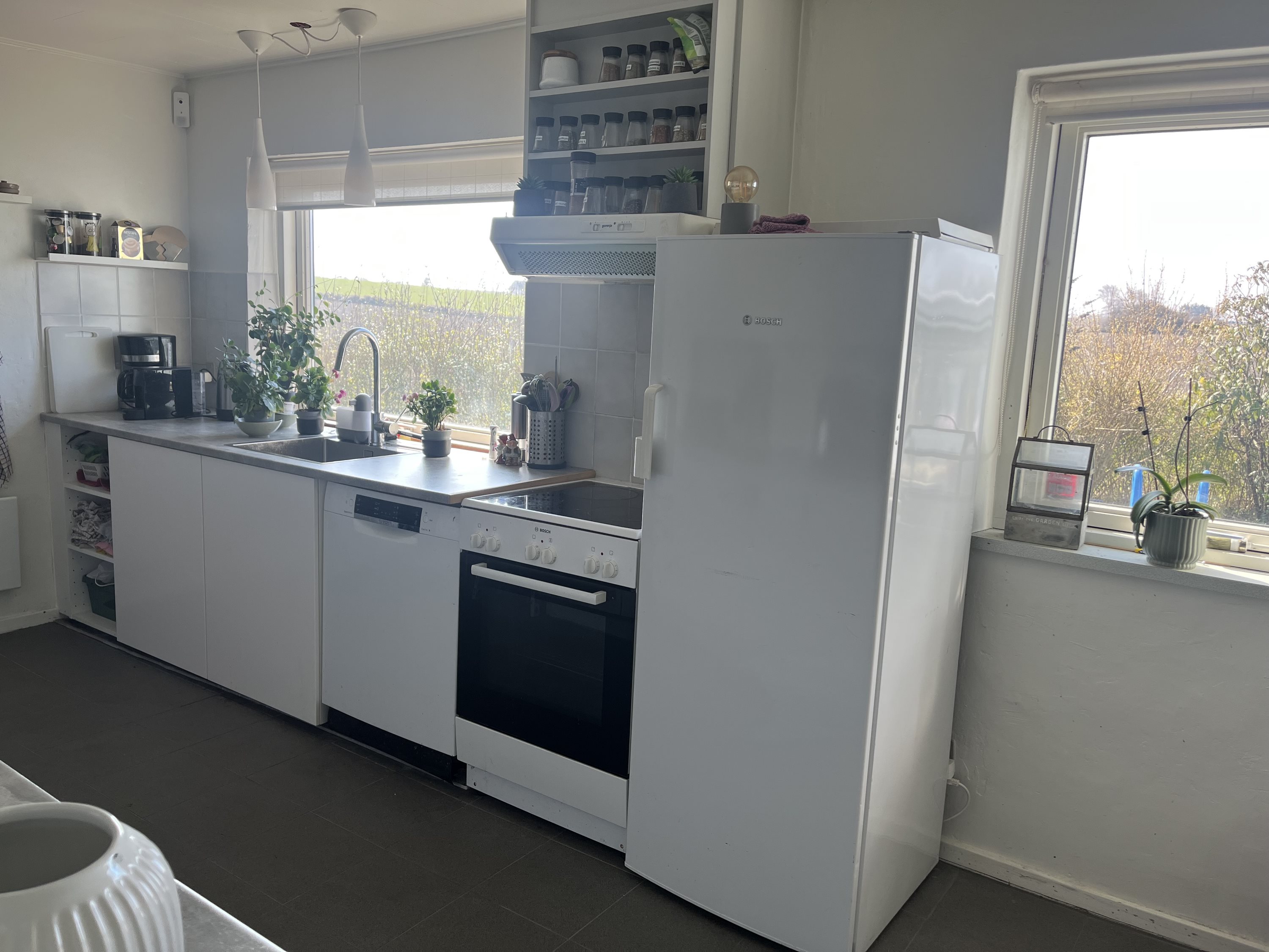 Fremhævet køkken billede i fuldskærmstilstand. Billede af Sorøvej 43, Haldagermagle, 4250 Fuglebjerg