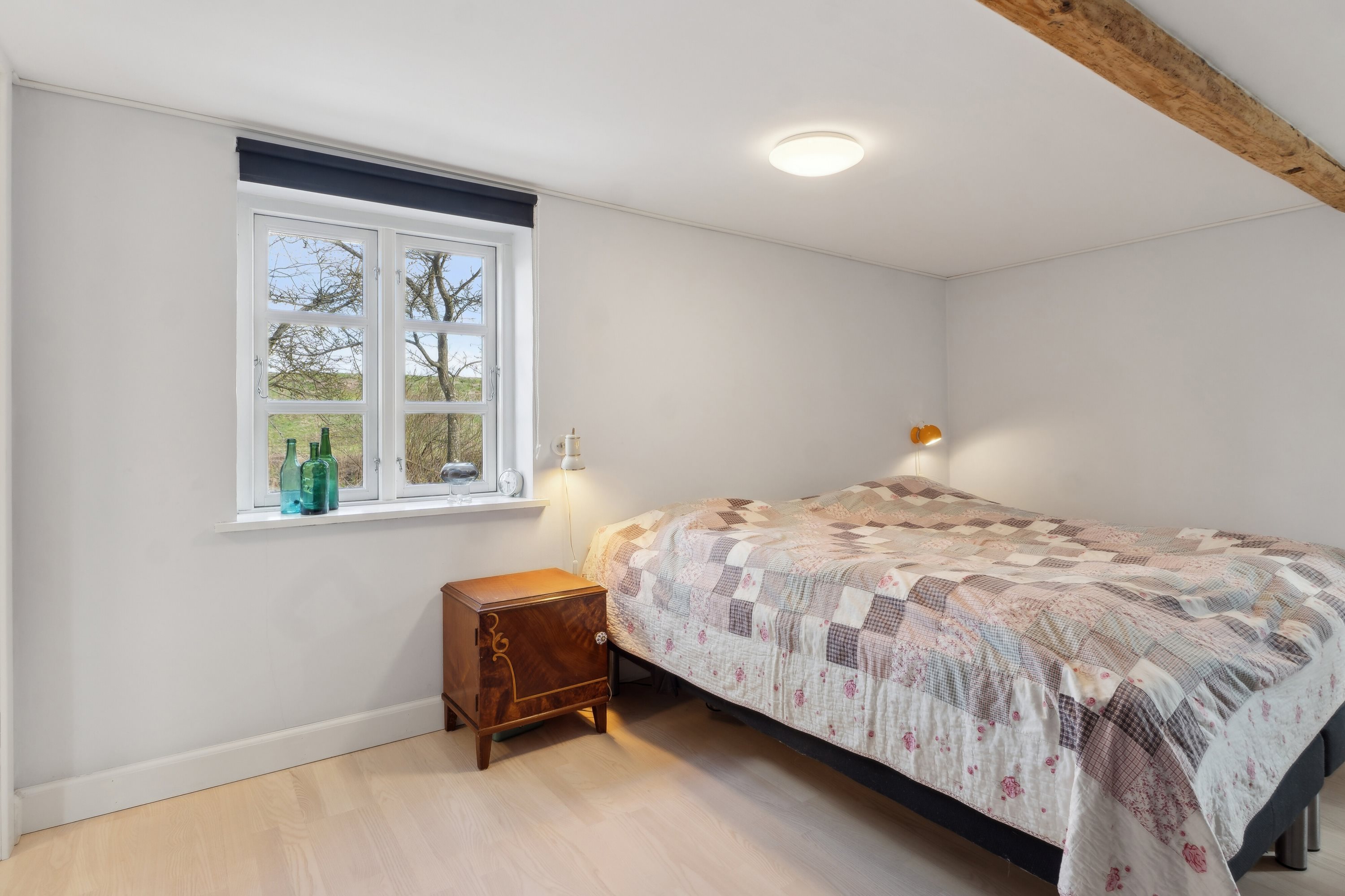 Fremhævet soveværelse billede i fuldskærmstilstand. Billede af Kirkevej 14, 5892 Gudbjerg Sydfyn