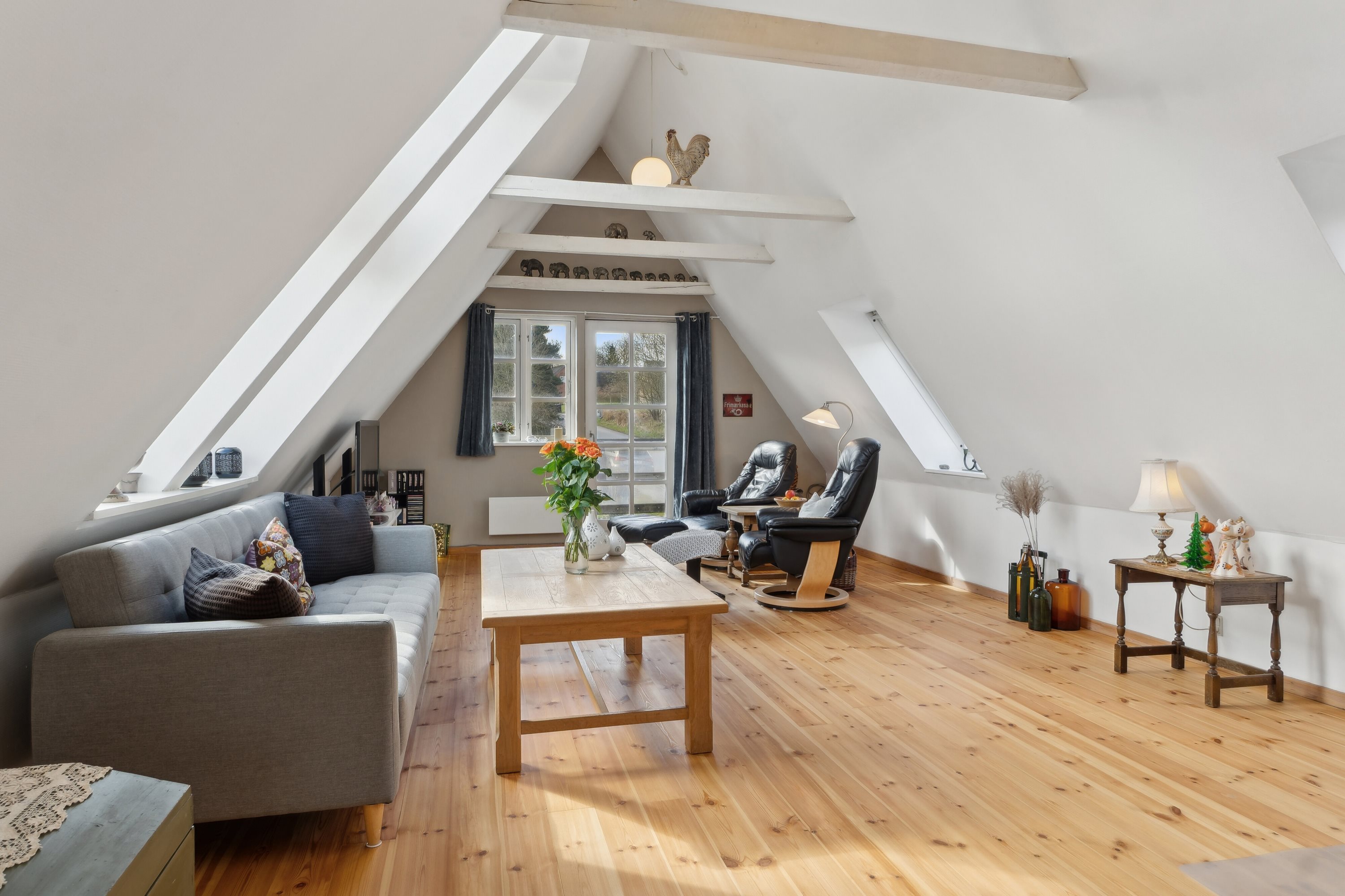 Fremhævet stue billede i fuldskærmstilstand. Billede af Kirkevej 14, 5892 Gudbjerg Sydfyn