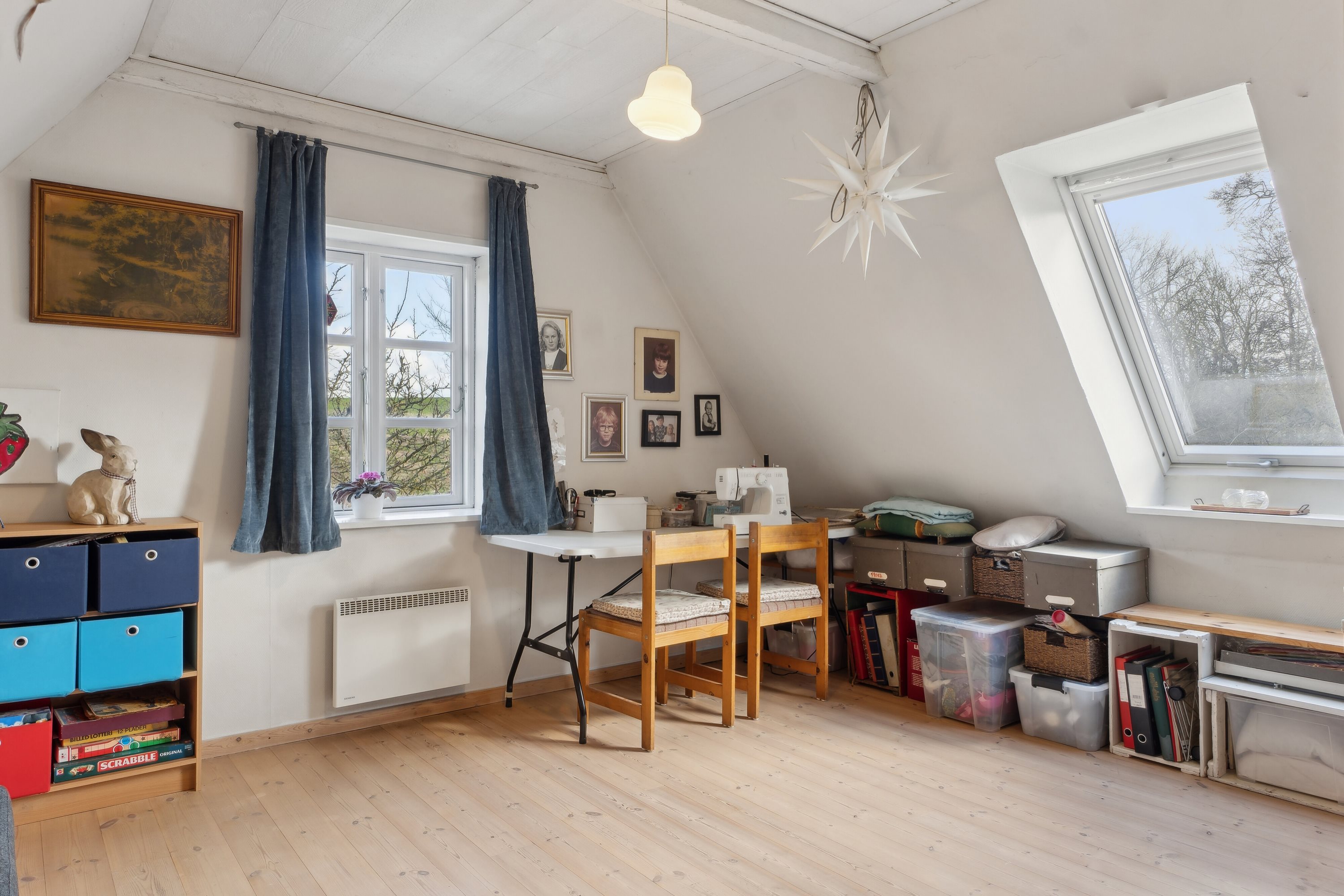 Fremhævet stue billede i fuldskærmstilstand. Billede af Kirkevej 14, 5892 Gudbjerg Sydfyn