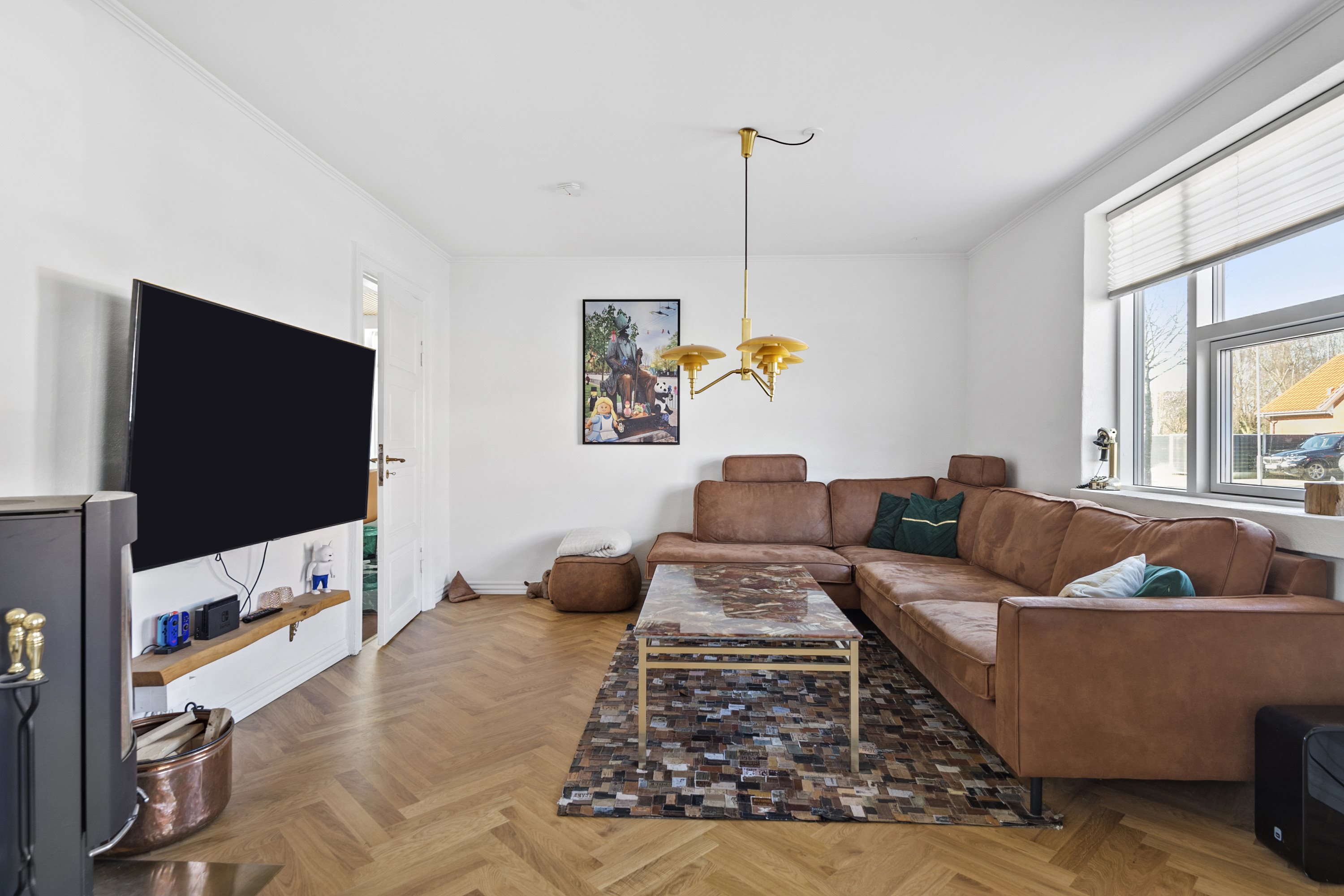 Fremhævet stue billede i fuldskærmstilstand. Billede af Peder Gydes Vej 27, 6700 Esbjerg