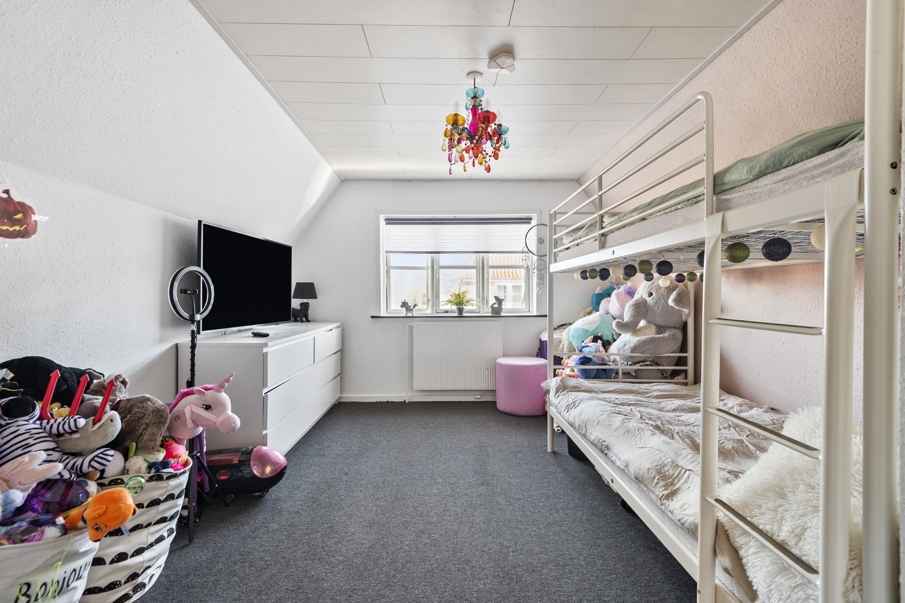 Fremhævet soveværelse billede i fuldskærmstilstand. Billede af Peder Gydes Vej 27, 6700 Esbjerg