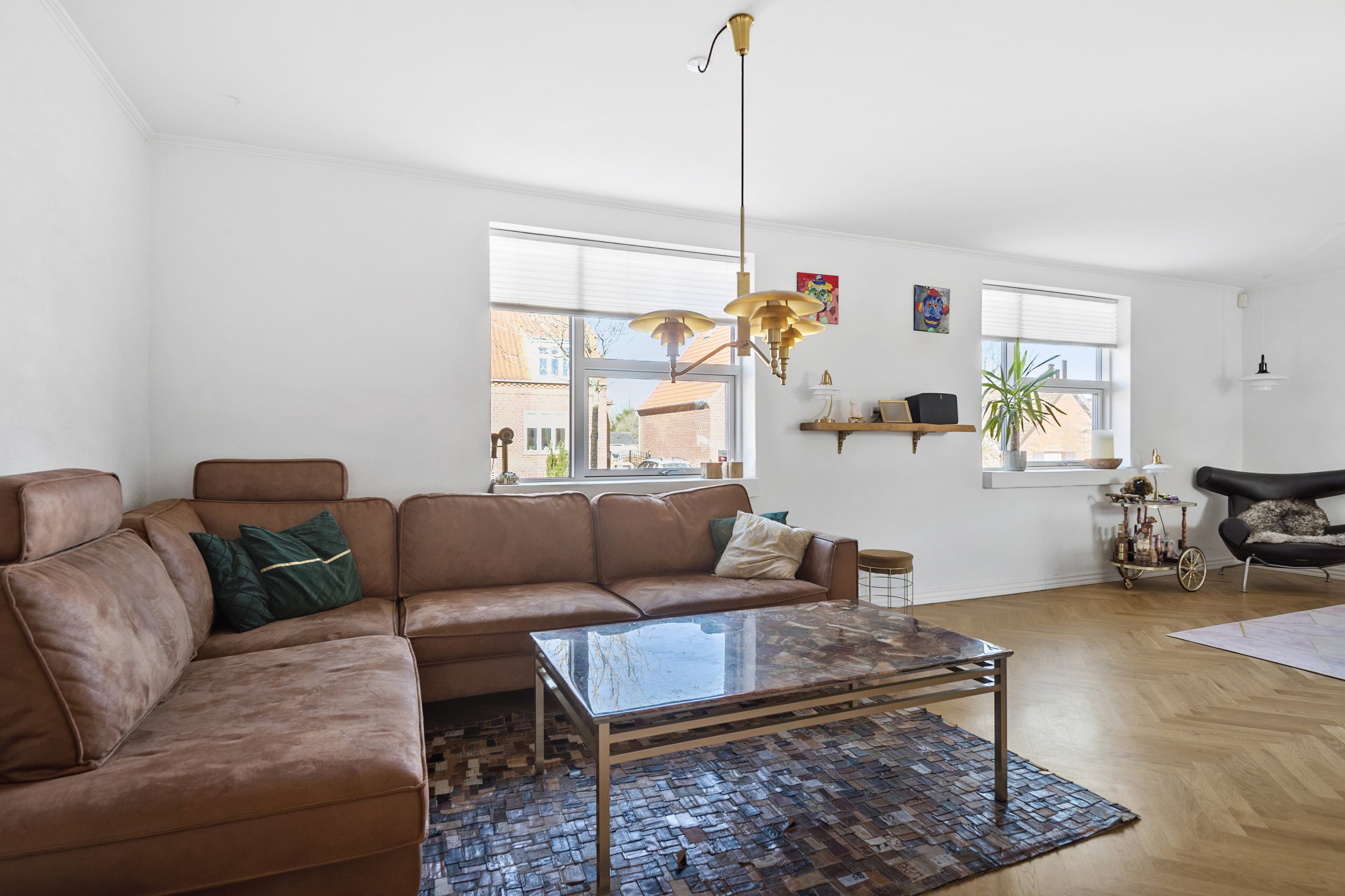 Fremhævet stue billede i fuldskærmstilstand. Billede af Peder Gydes Vej 27, 6700 Esbjerg