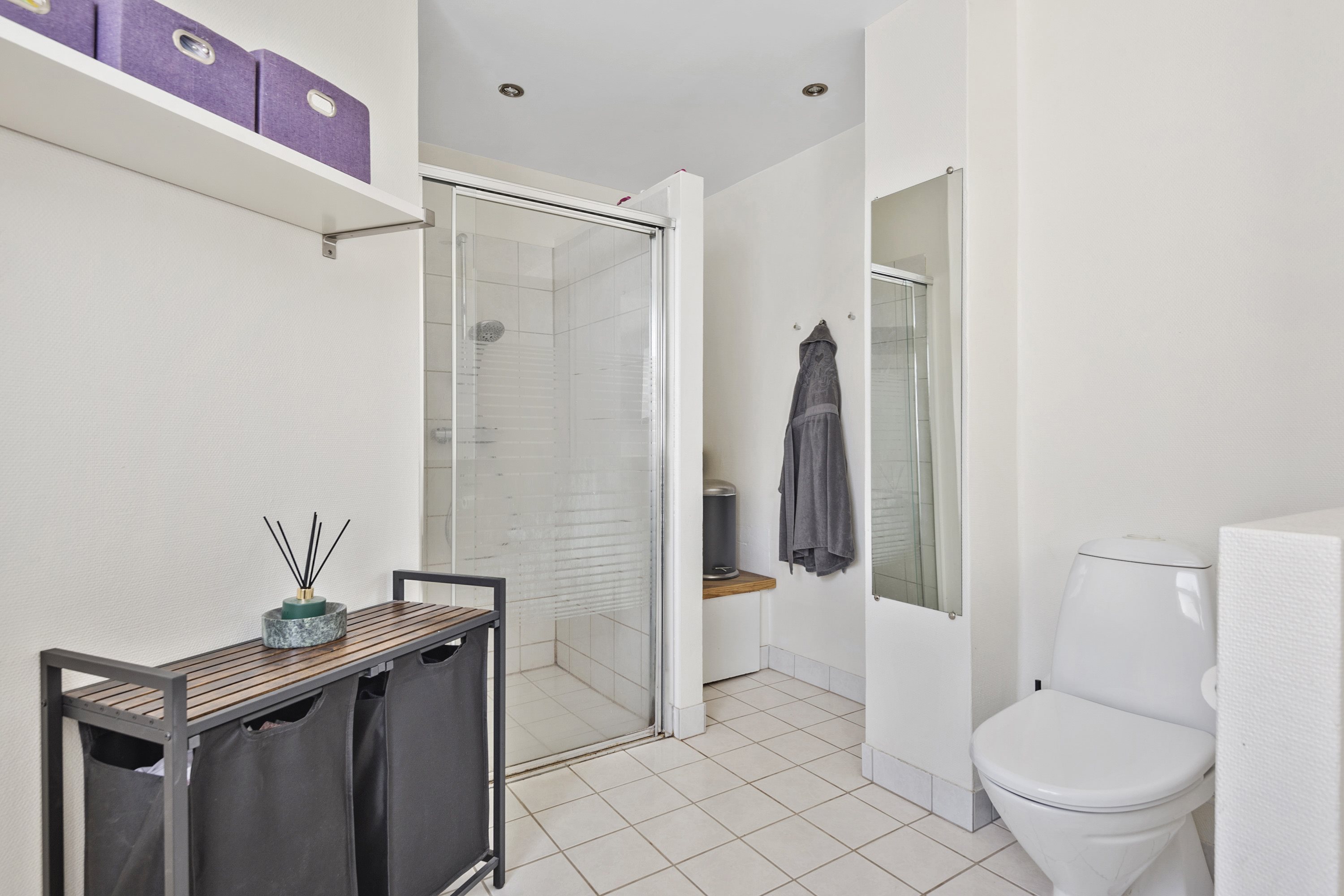 Fremhævet badeværelse billede i fuldskærmstilstand. Billede af Peder Gydes Vej 27, 6700 Esbjerg