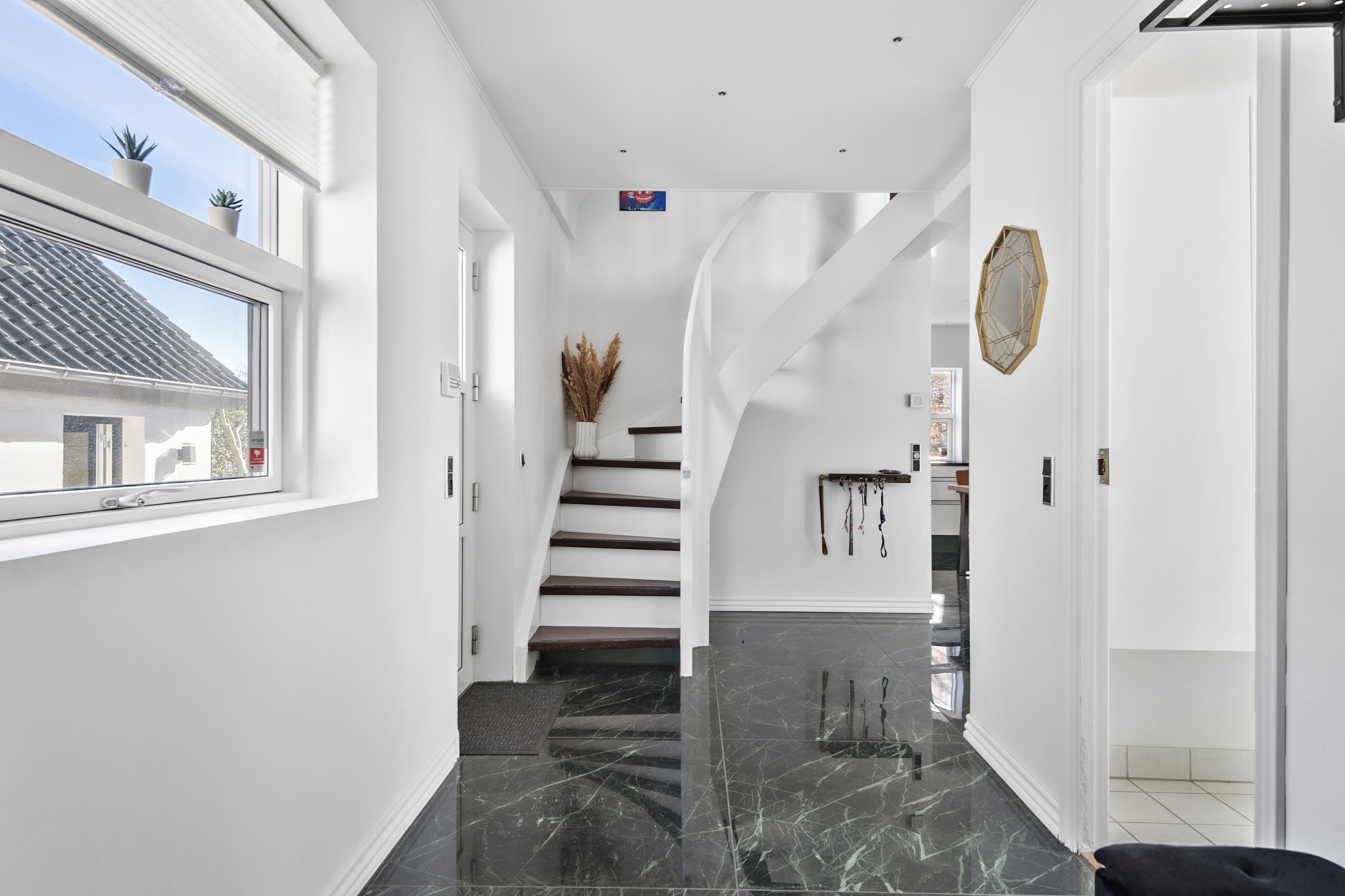 Fremhævet værelse billede i fuldskærmstilstand. Billede af Peder Gydes Vej 27, 6700 Esbjerg