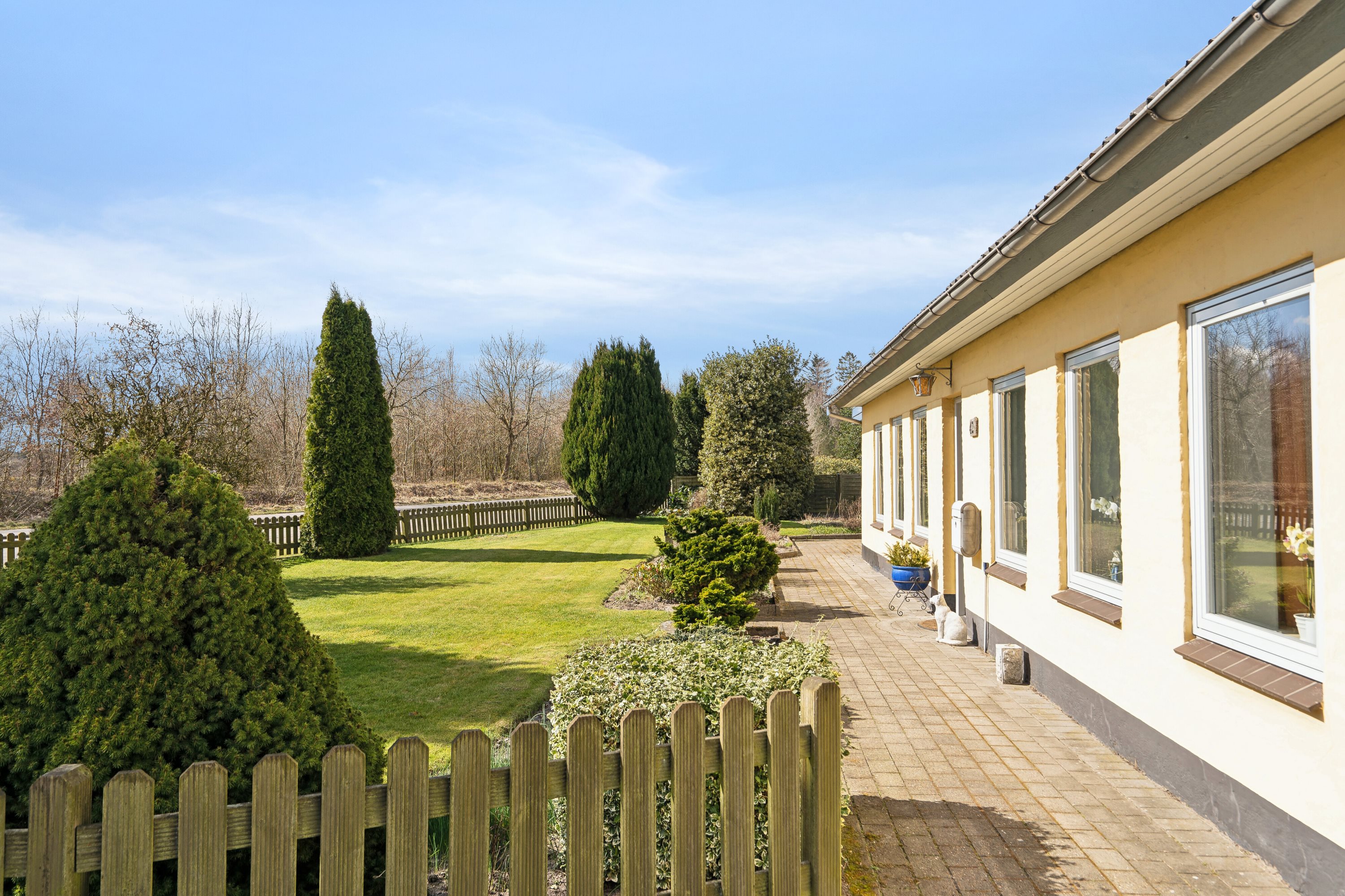 Miniaturebillede 1: set fra vejen. Billede af Tøndervej 42, Smedebymark, 6340 Kruså