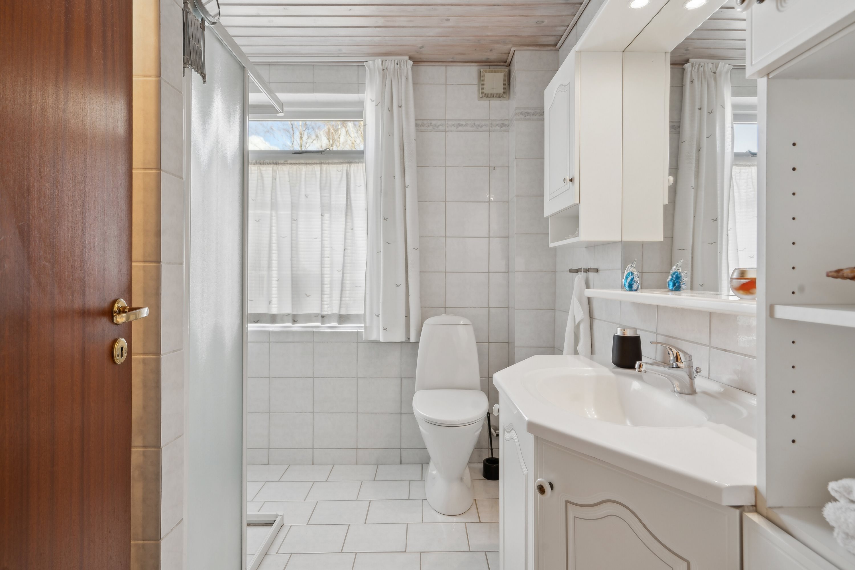 Fremhævet badeværelse billede i fuldskærmstilstand. Billede af Tøndervej 42, Smedebymark, 6340 Kruså