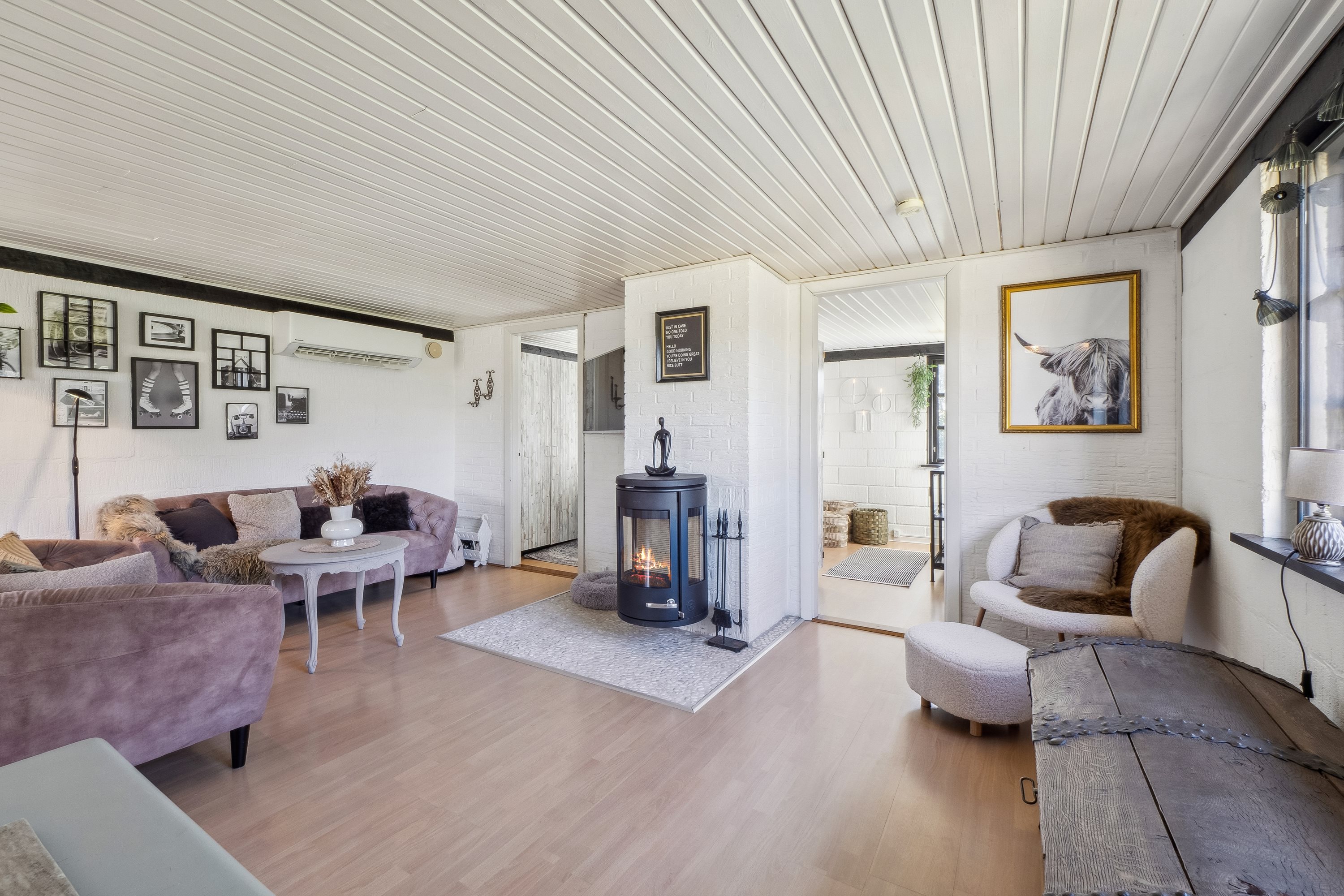 Fremhævet stue billede i fuldskærmstilstand. Billede af Astrup Vig 94, Astrup Vig, 7870 Roslev