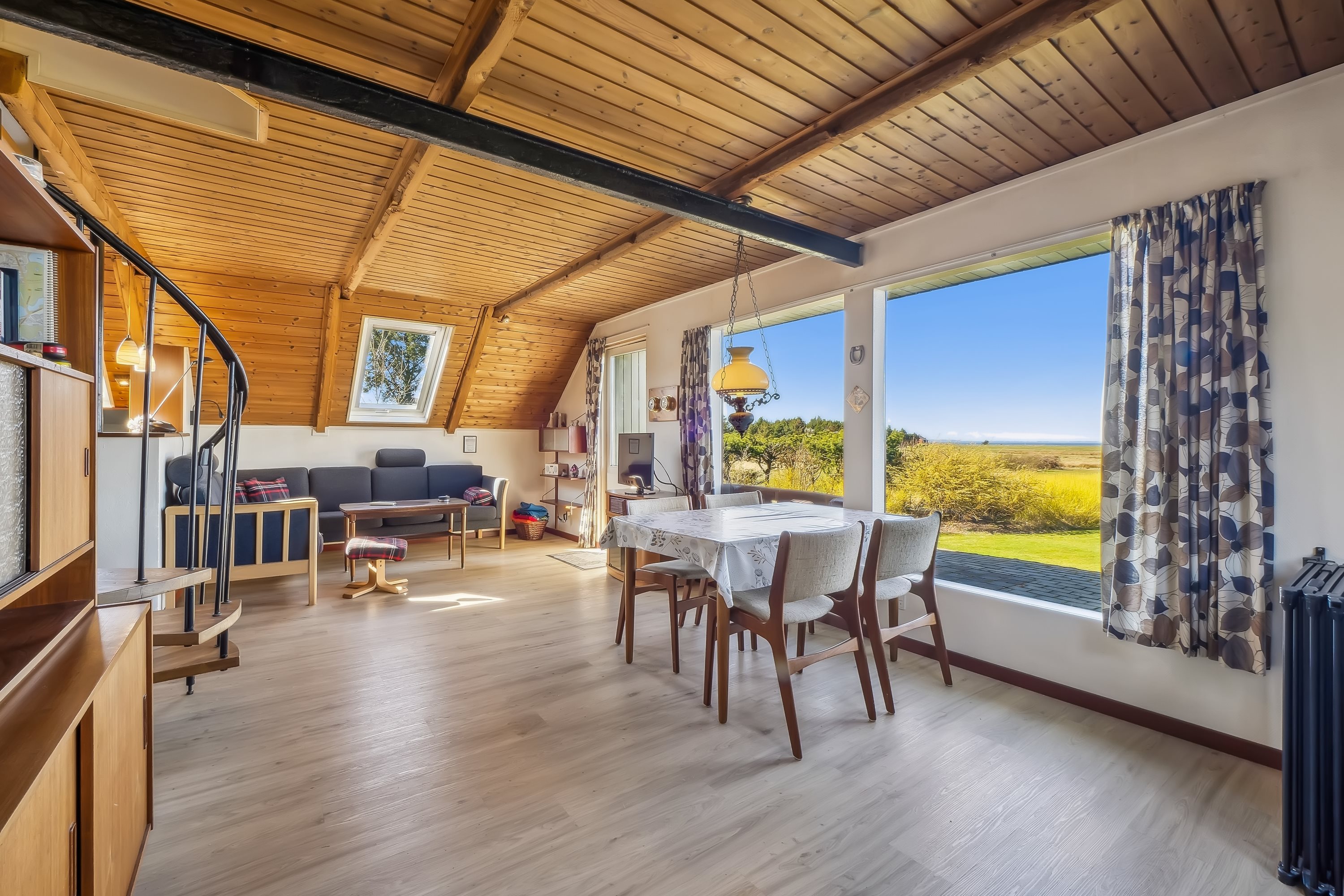 Fremhævet stue billede i fuldskærmstilstand. Billede af Limfjordvej 15, Sæbygårdparken, 7870 Roslev