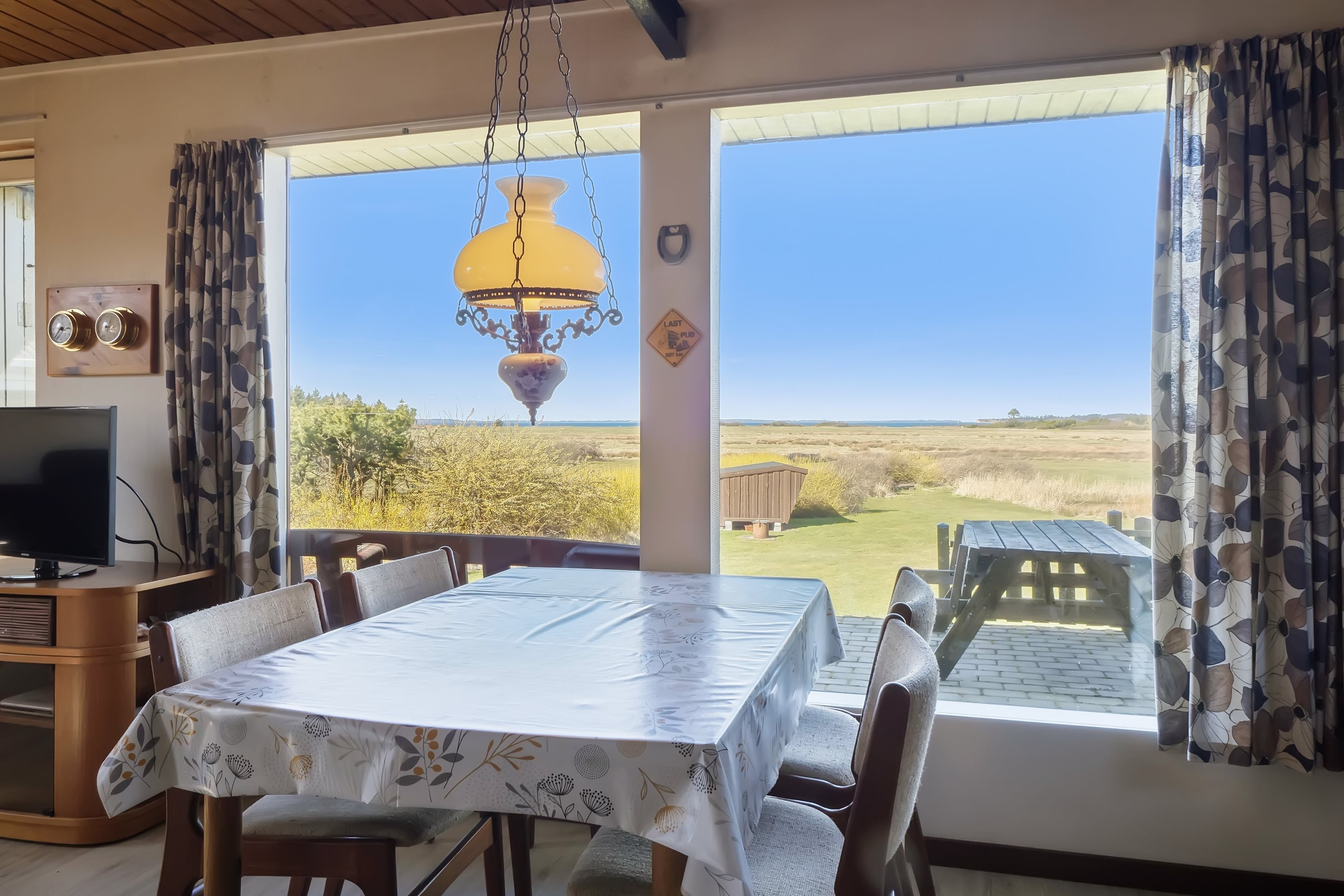 Fremhævet stue billede i fuldskærmstilstand. Billede af Limfjordvej 15, Sæbygårdparken, 7870 Roslev