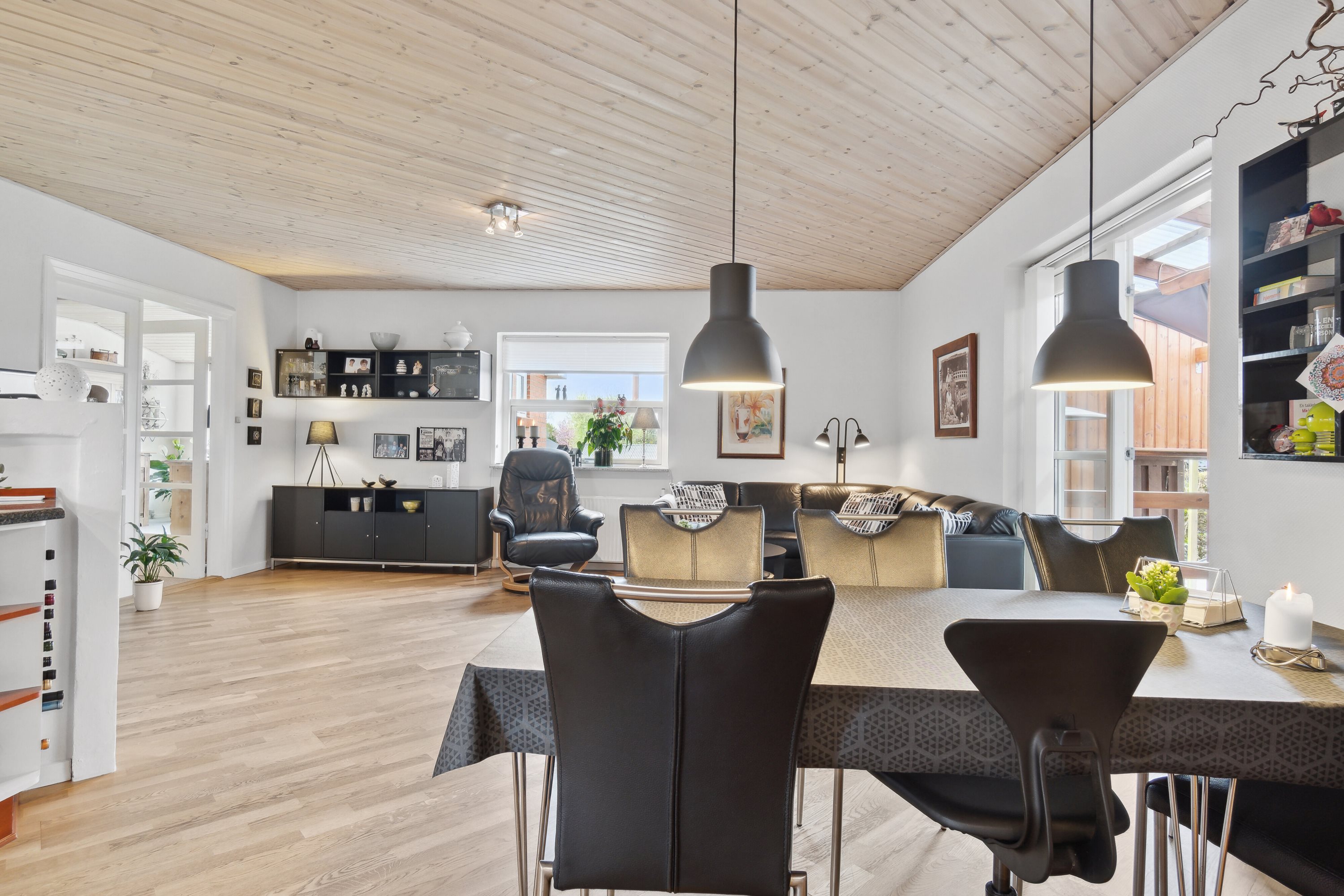 Fremhævet spisestue billede i fuldskærmstilstand. Billede af Jens Baks Vej 6, 9640 Farsø