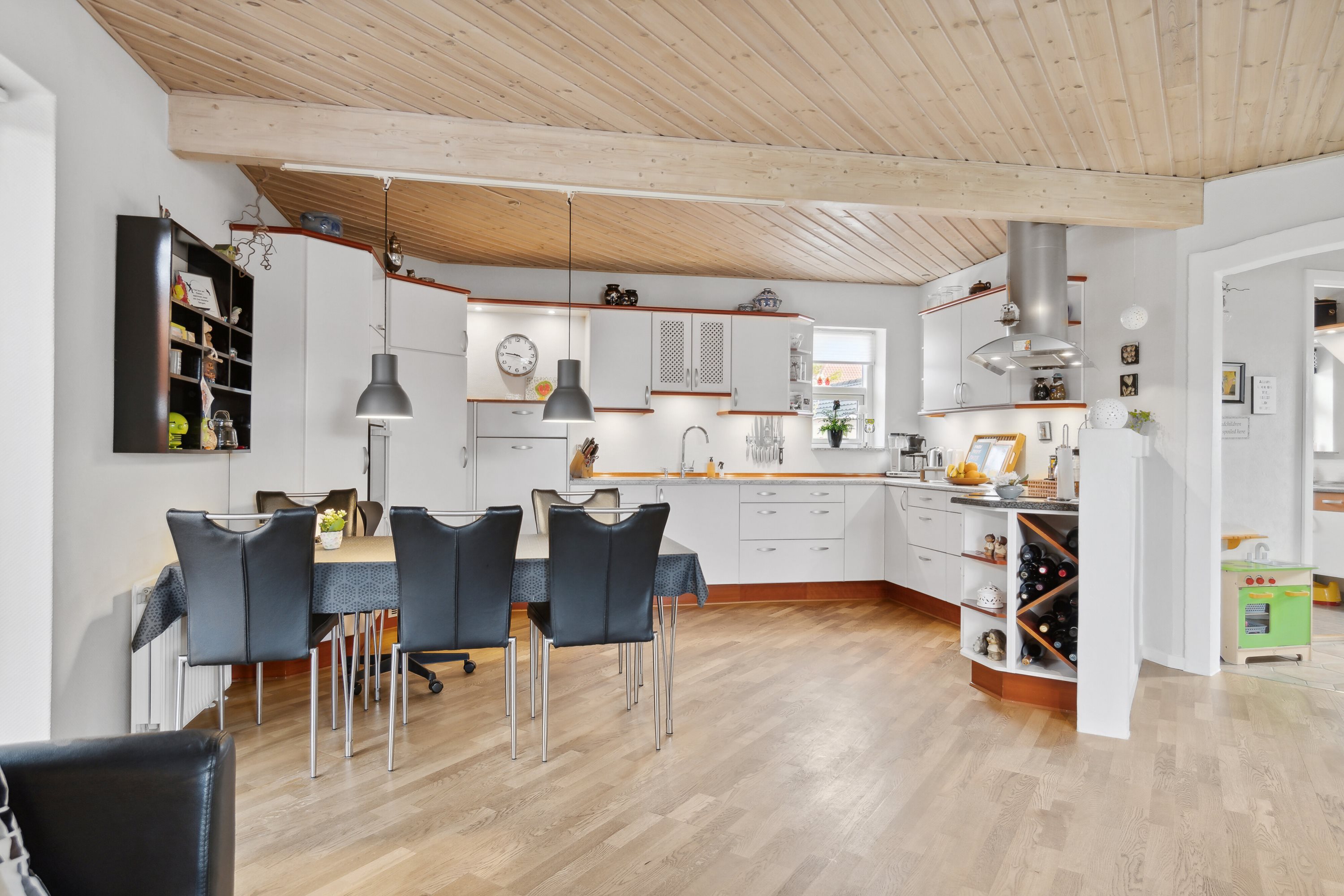 Fremhævet køkken billede i fuldskærmstilstand. Billede af Jens Baks Vej 6, 9640 Farsø