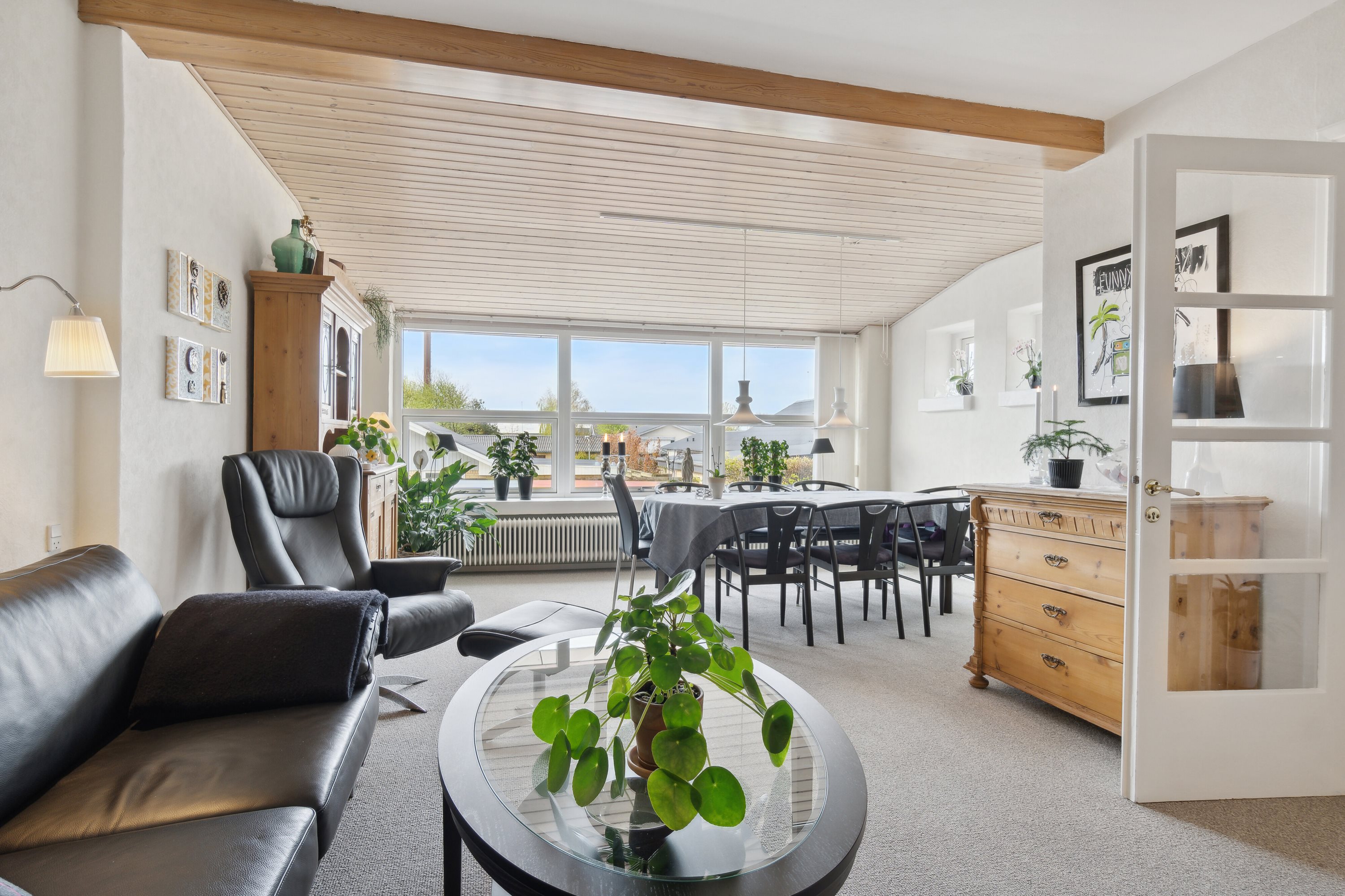 Fremhævet stue billede i fuldskærmstilstand. Billede af Jens Baks Vej 6, 9640 Farsø