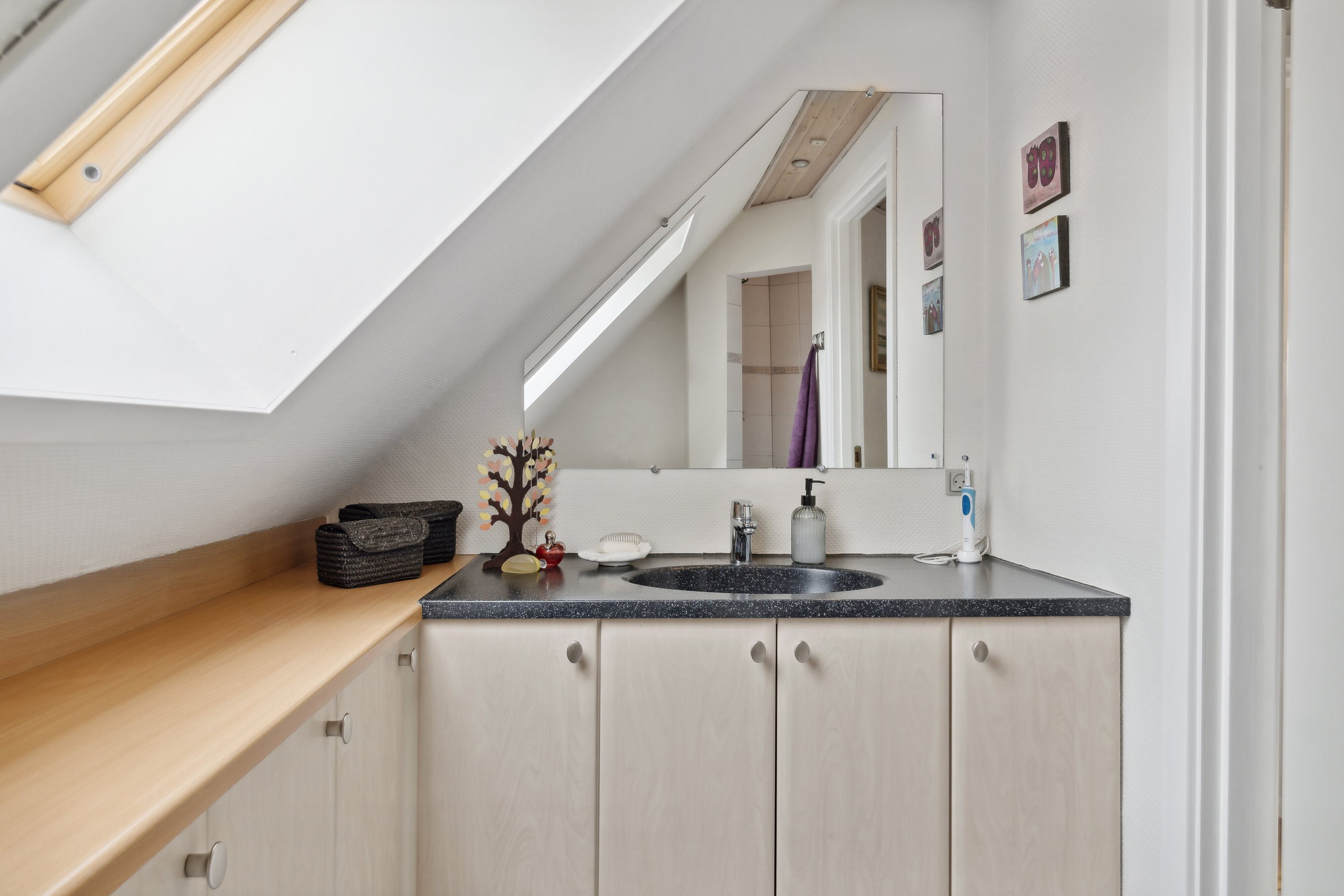 Fremhævet badeværelse billede i fuldskærmstilstand. Billede af Jens Baks Vej 6, 9640 Farsø