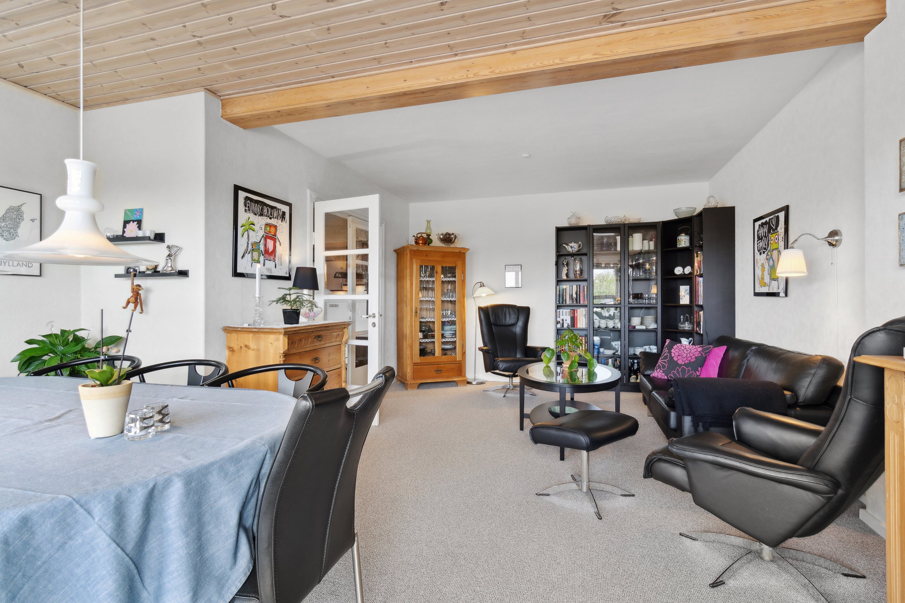 Fremhævet stue billede i fuldskærmstilstand. Billede af Jens Baks Vej 6, 9640 Farsø