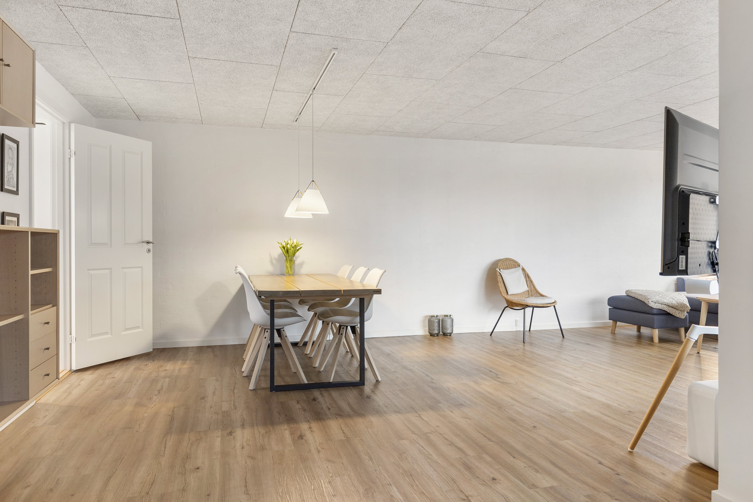 Fremhævet stue billede i fuldskærmstilstand. Billede af Rosenholmvej 6, 9800 Hjørring