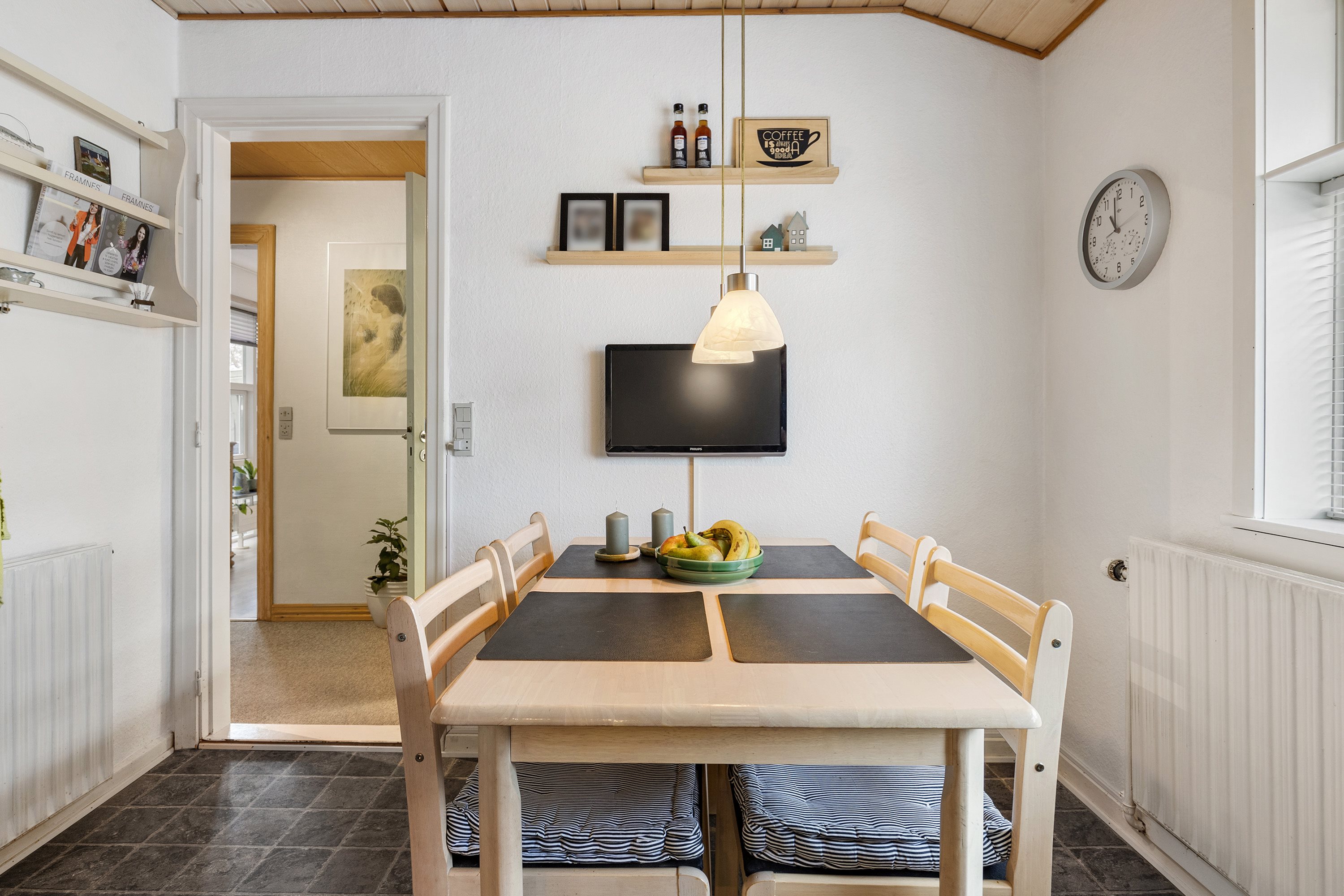 Fremhævet køkken billede i fuldskærmstilstand. Billede af F.S.Brønsteds Vej 12, 9760 Vrå