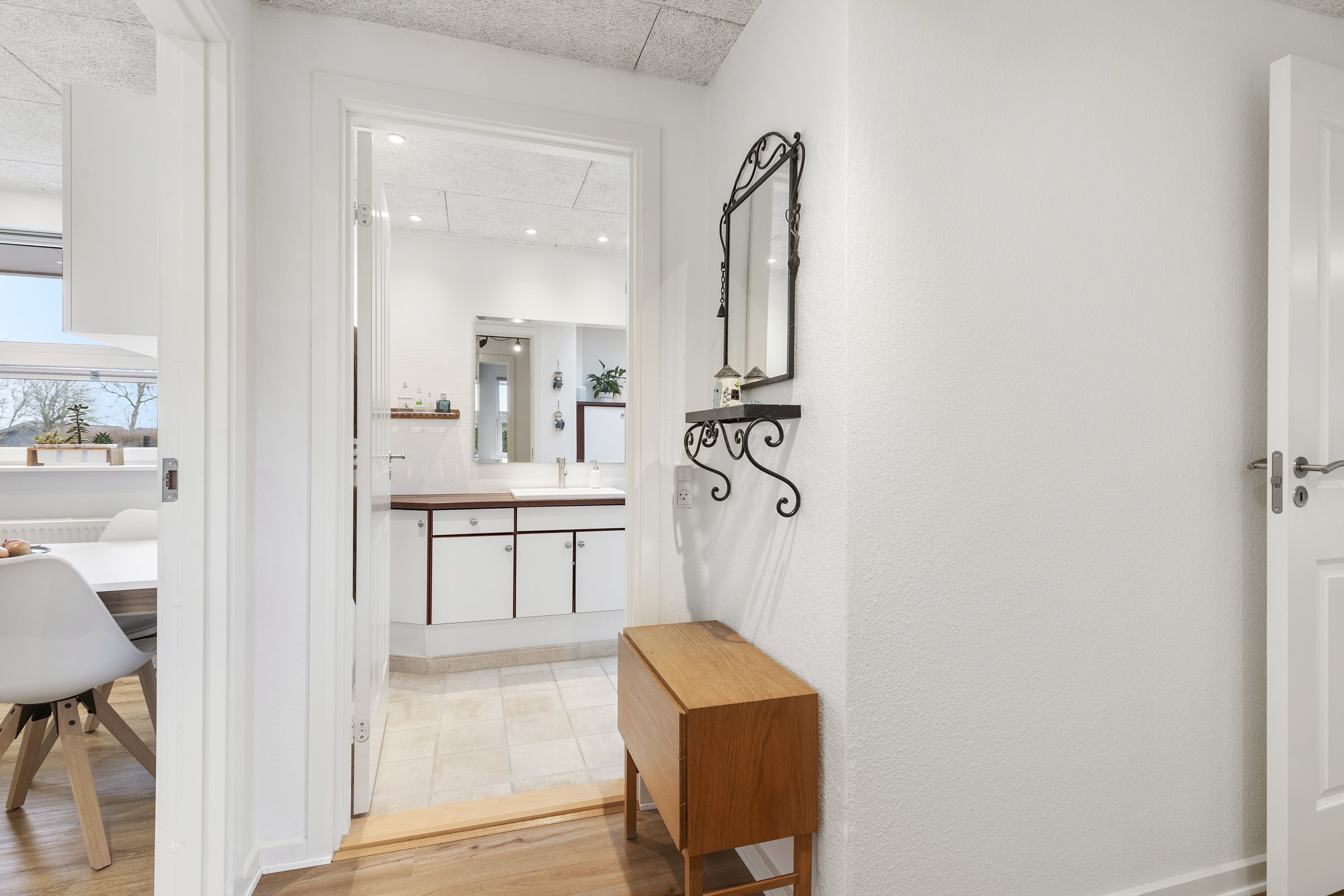 Fremhævet gang billede i fuldskærmstilstand. Billede af Rosenholmvej 6, 9800 Hjørring