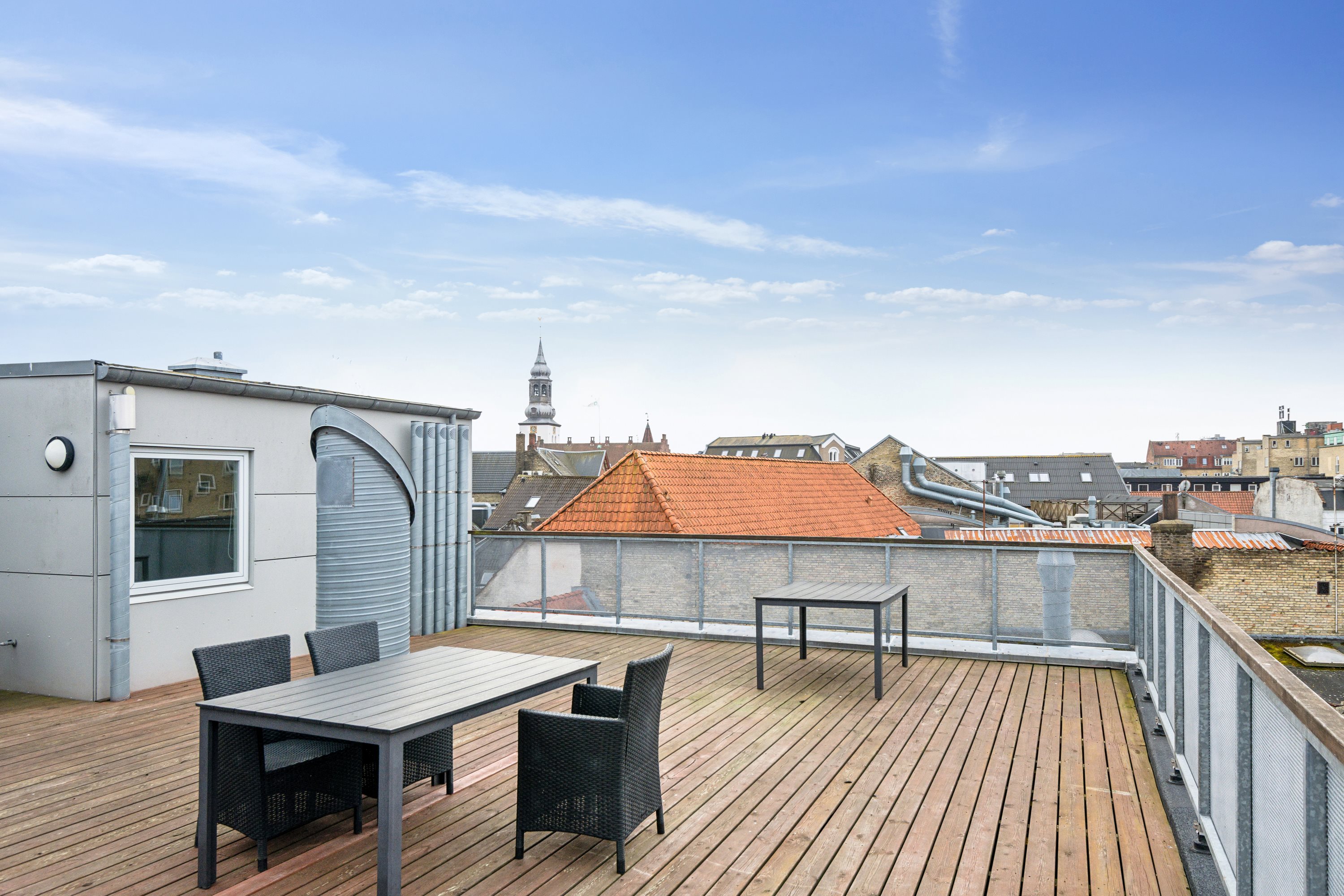 Fremhævet ejendom 1 billede i fuldskærmstilstand. Billede af Vesterå 9, 4. tv., 9000 Aalborg